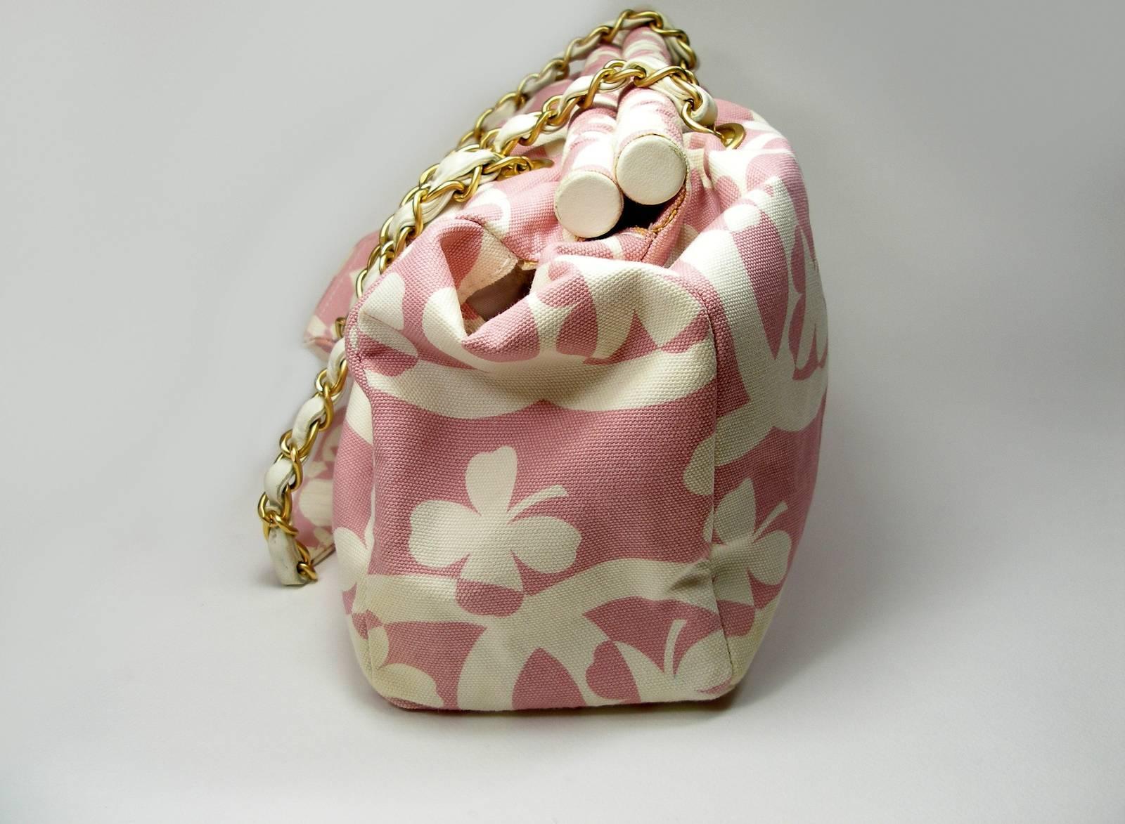  Summer 2004 Chanel Vintage CHANEL Clover chain shoulder bag Pink / Ecru XL Size In Good Condition In VERGT, FR