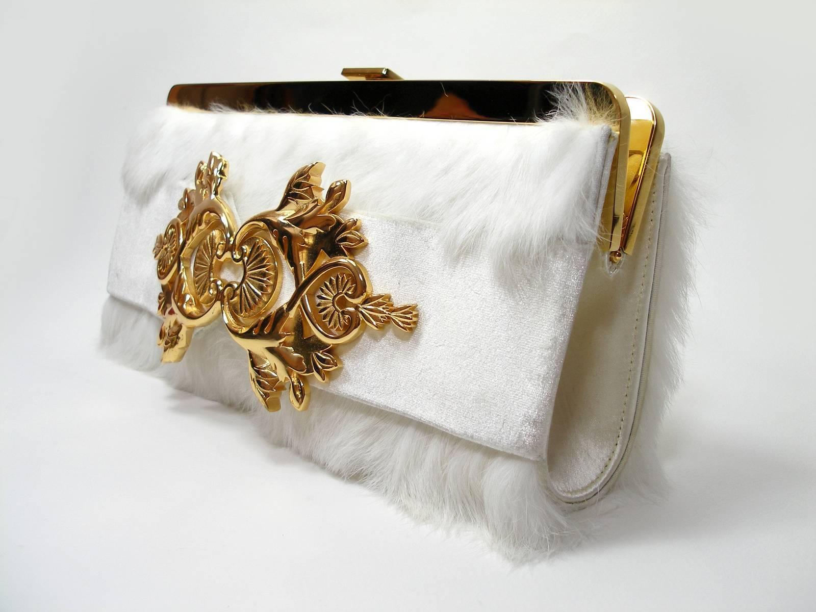 Balmain Baroque Style Fur White and gold hardware Evening Clutch  In Excellent Condition In VERGT, FR