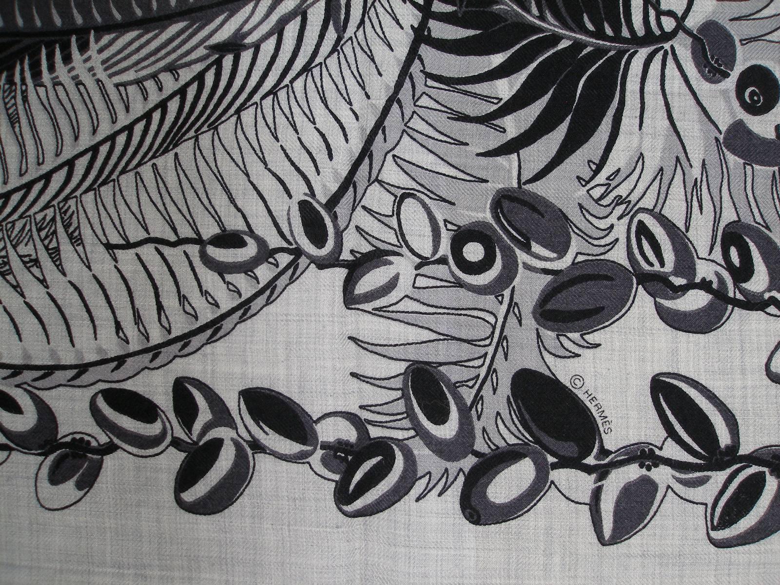 Gorgeous and Rare New Hermes Mythiques Phoenix Cashmere Shawl 140 cm / BRAND NEW For Sale 6