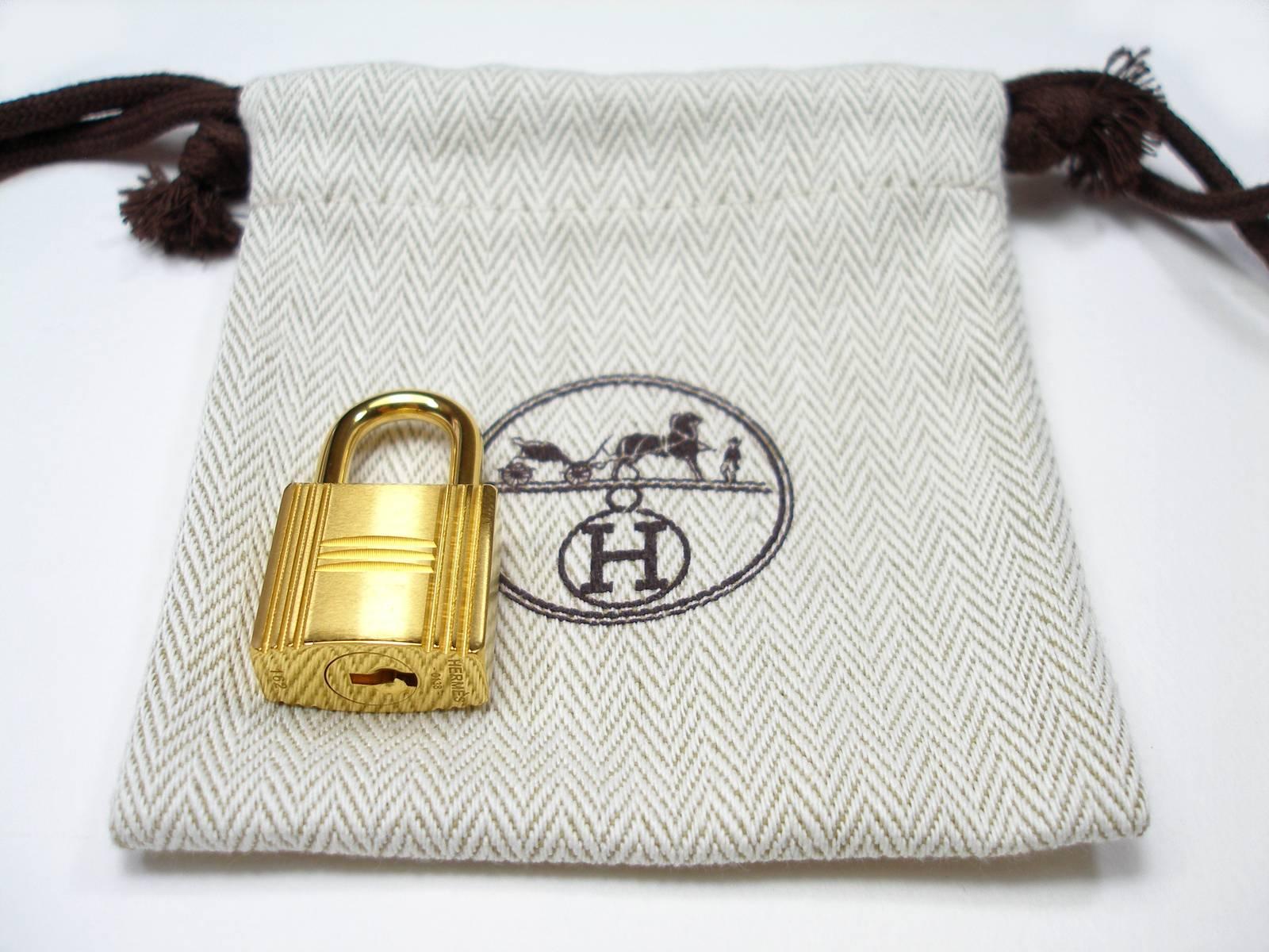 Hermès Cadenas Lock 2 Keys For Birkin or Kelly bag Gold plated shiny and brushed 4