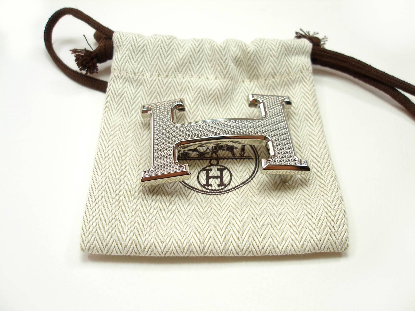 Herm�ès Buckle H Guilloché Palladium for strap in 32 mm / Excellente Condition In Excellent Condition In VERGT, FR