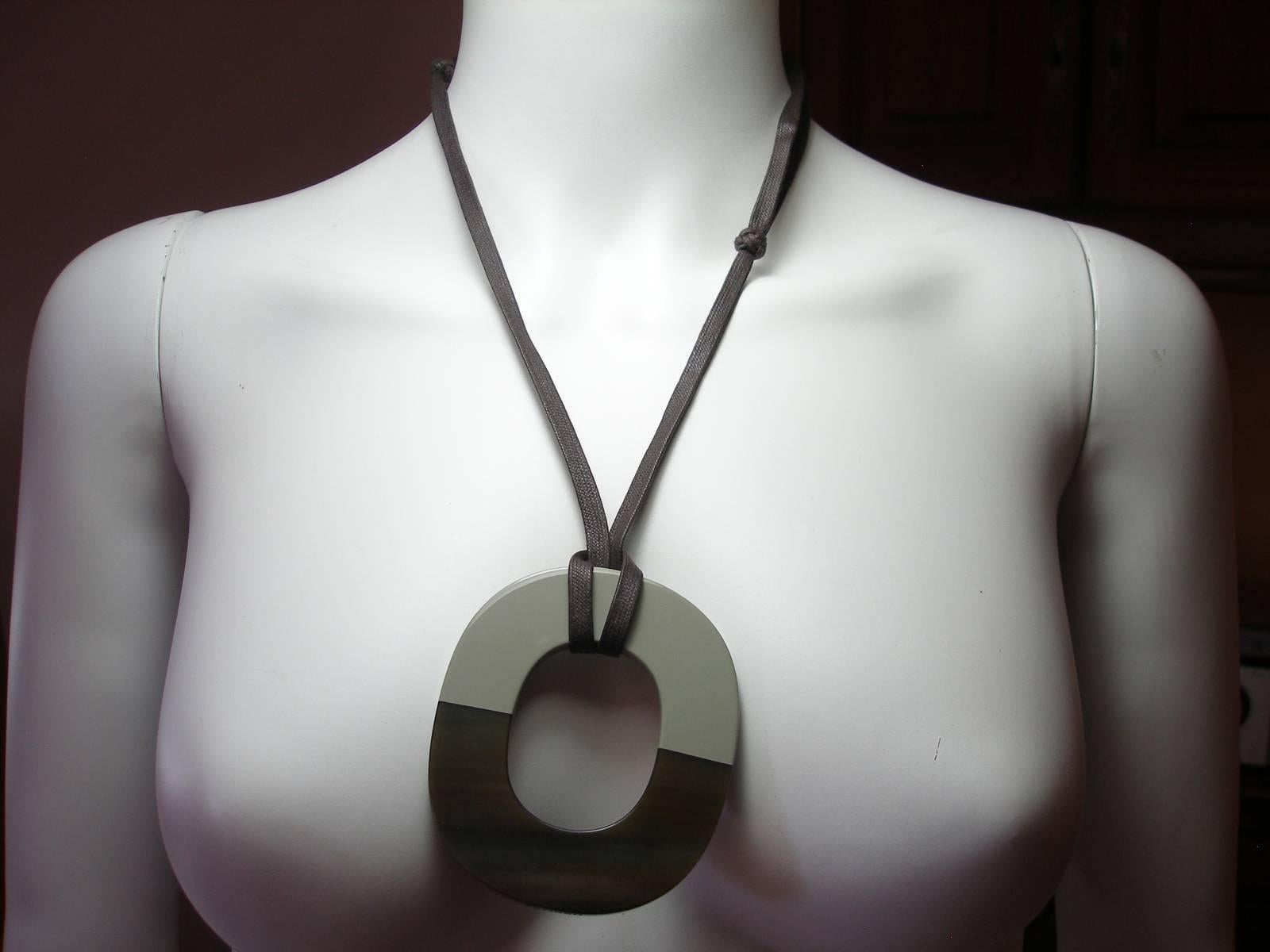 Hermès Pendentif Isthme Corne de Buffle and laque Flanelle GM Size 6