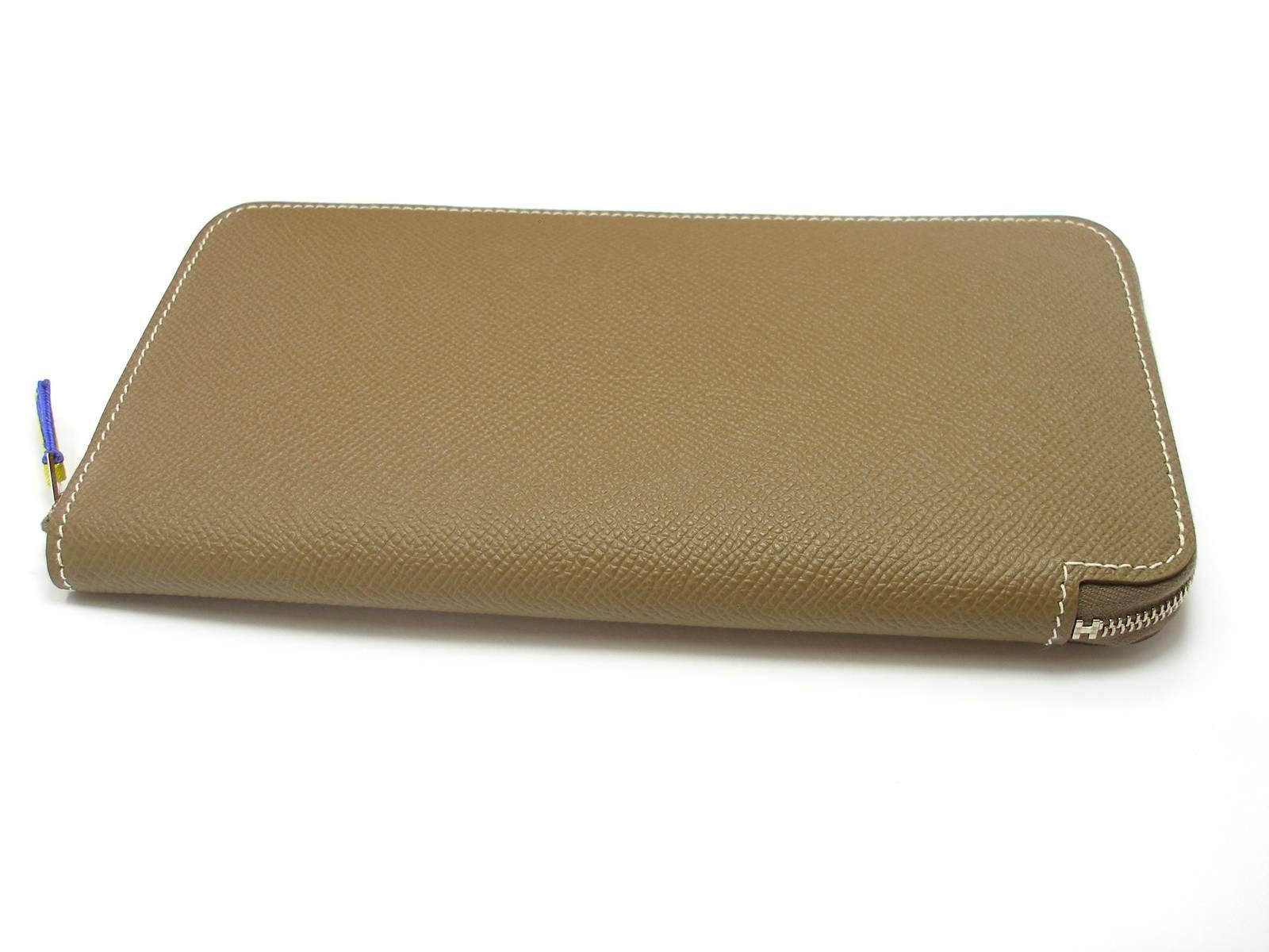Women's or Men's Hermes classic wallet Large Size Etoupe Leather and Sangles bleu Electrique 