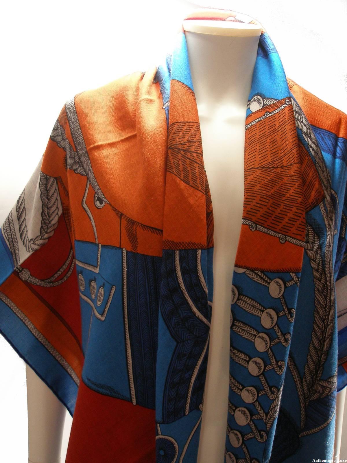 Inédit Hermès Collection W 2019 Cachemere Zouave & Dragons 140 cm / Brand New In New Condition In VERGT, FR