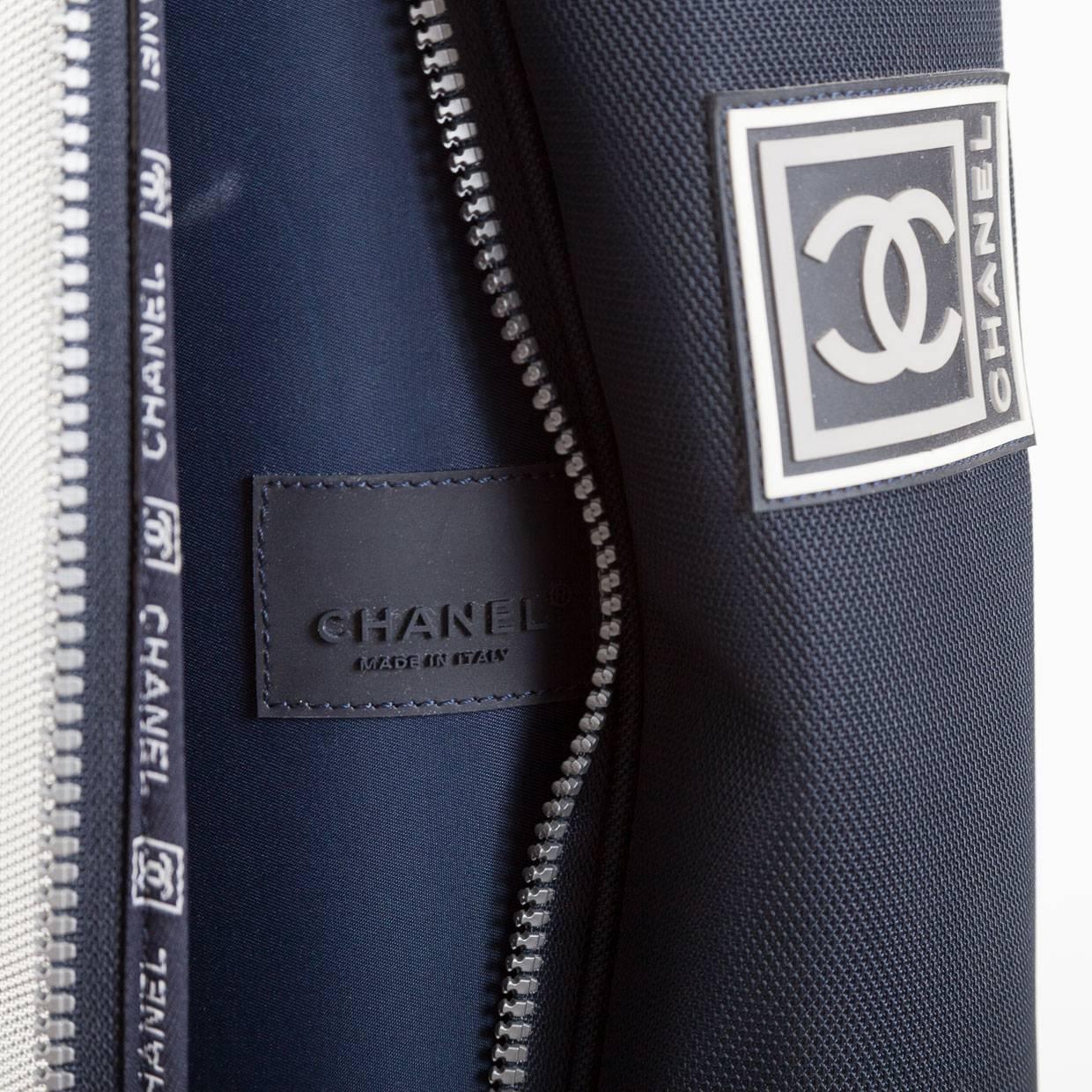 Rare Chanel Ladies Navy and White Sunday Golf Bag with Accessories at
