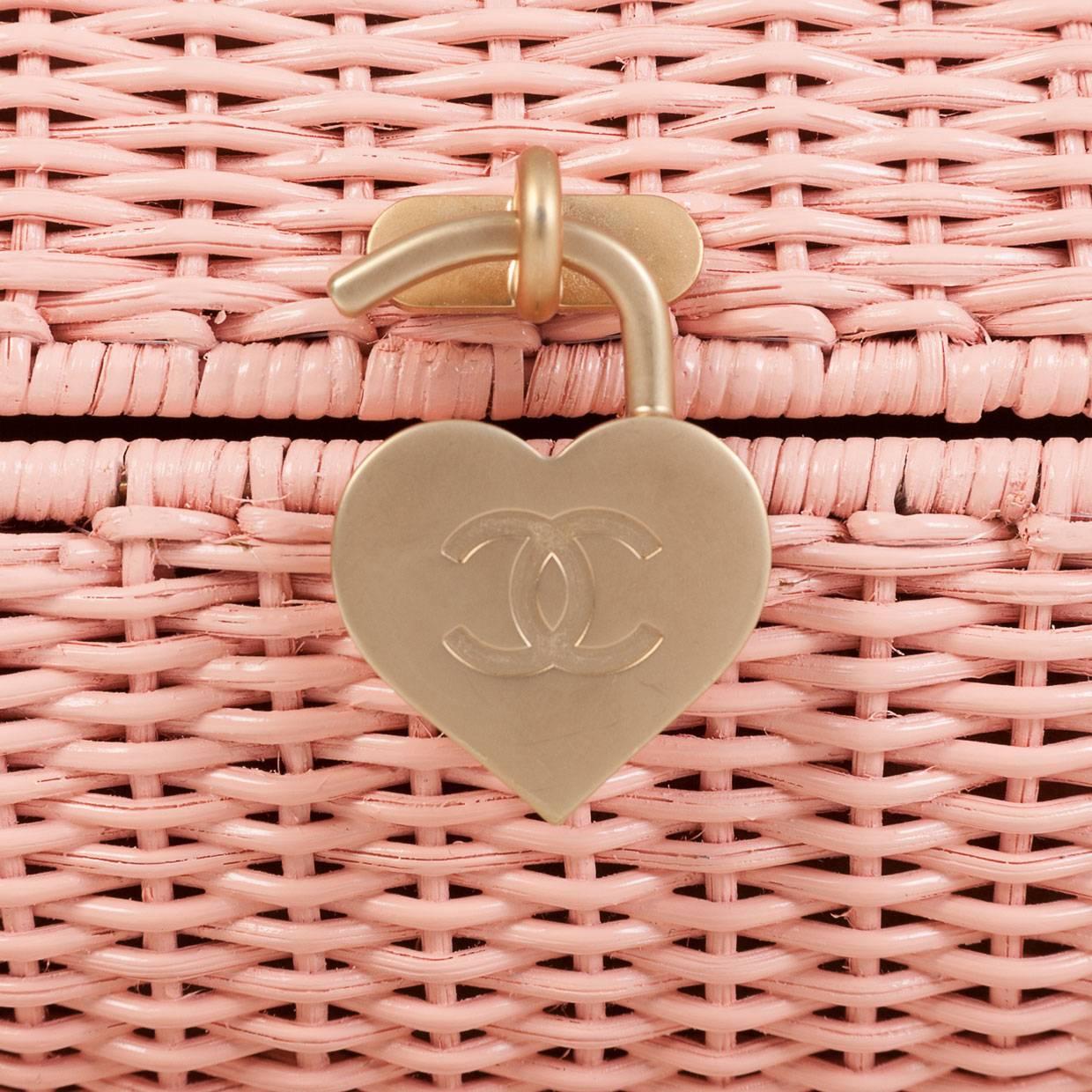 Rare Chanel Pink Wicker Straw Heart Closure 2-Way Handle or Crossbody Bag NWT 1