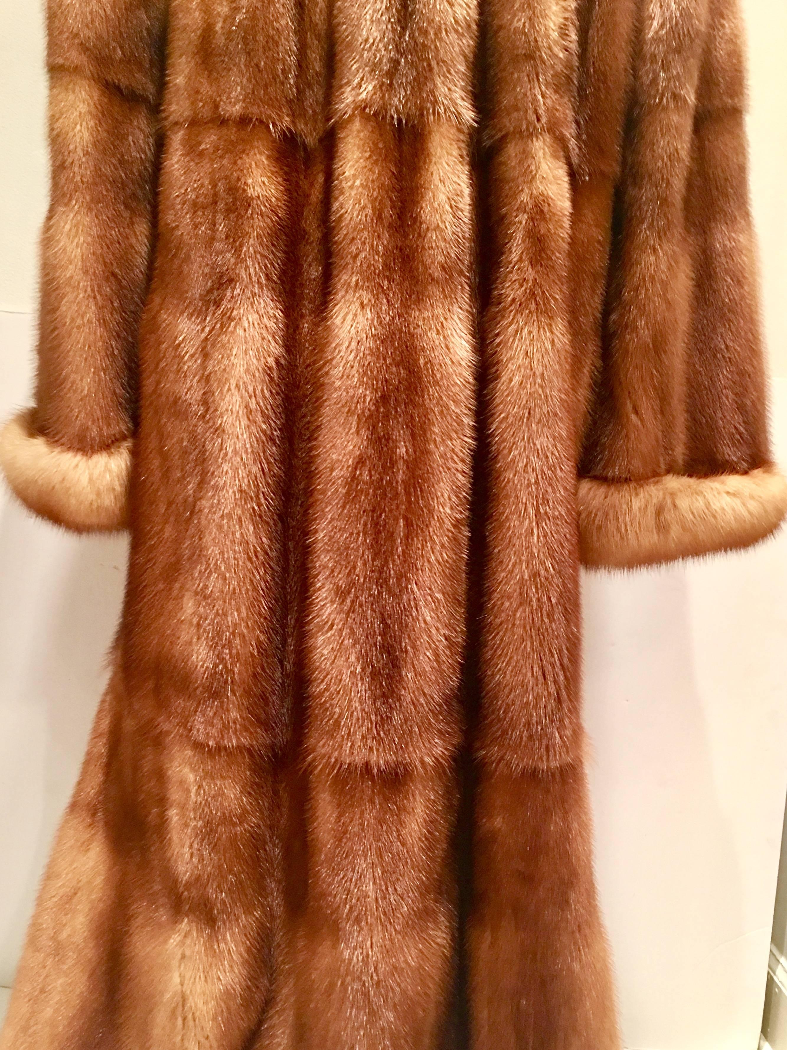 Contemporary Louis Feraud Paris Fine Whiskey Dyed Mink Swing Duster Fur Coat In Excellent Condition In West Palm Beach, FL