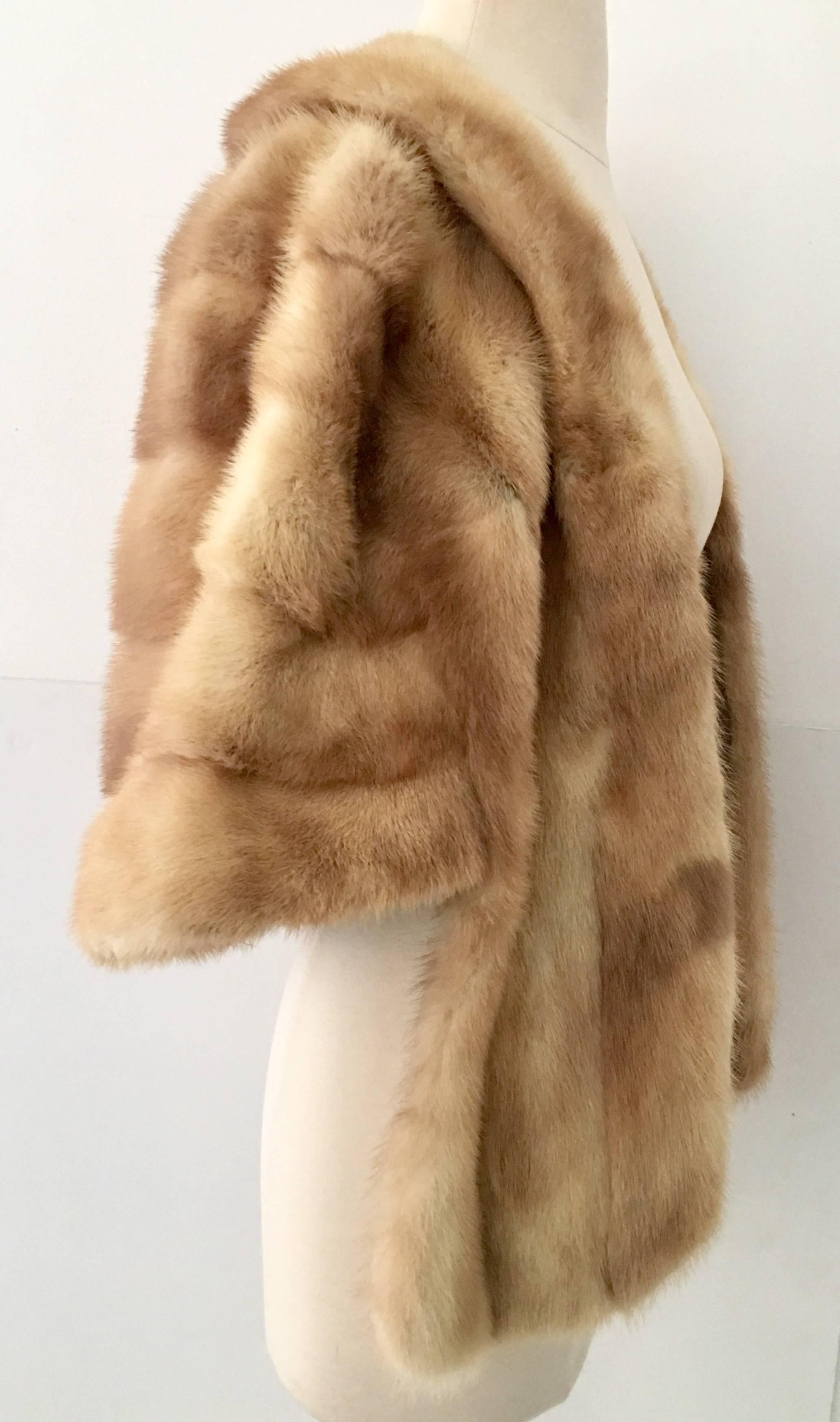 1940'S Blonde Mink Capelet Jacket By, Harry Kanfer In Excellent Condition In West Palm Beach, FL
