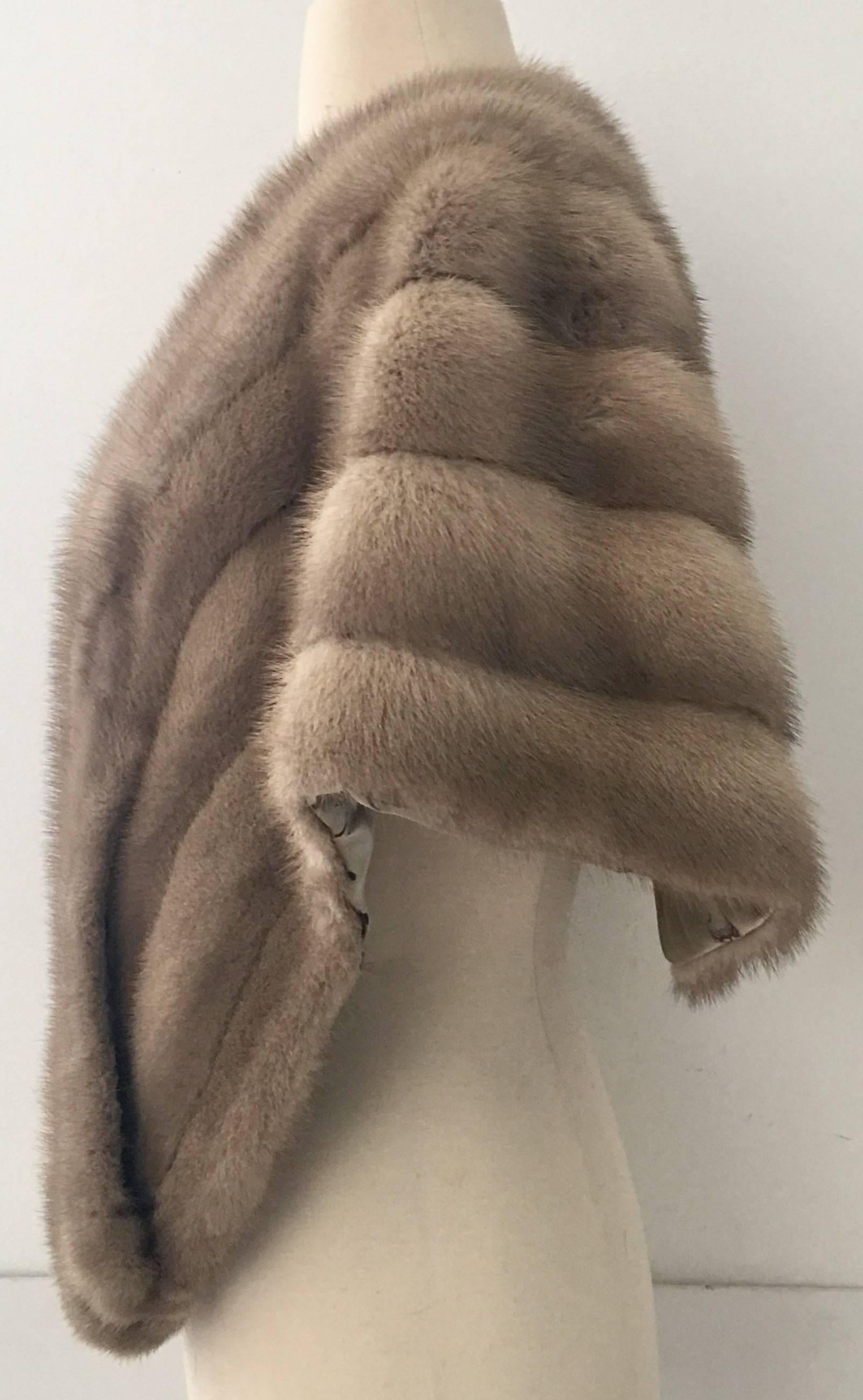 1940s Coulters Los Angeles Mink Fur Capelet In Excellent Condition In West Palm Beach, FL