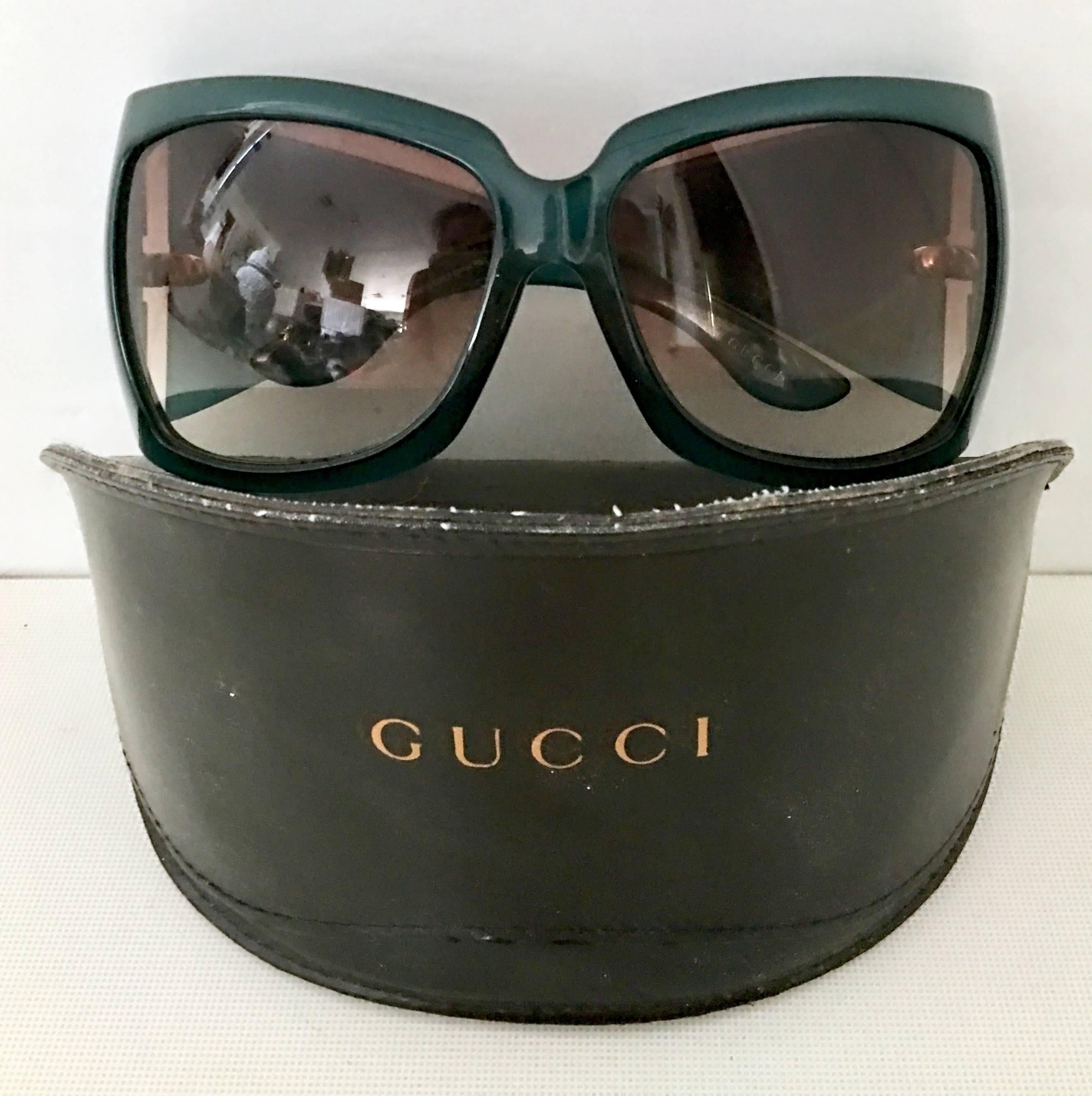 2007 Gucci Teal Oversized Logo Sunglasses-Italy In Excellent Condition In West Palm Beach, FL
