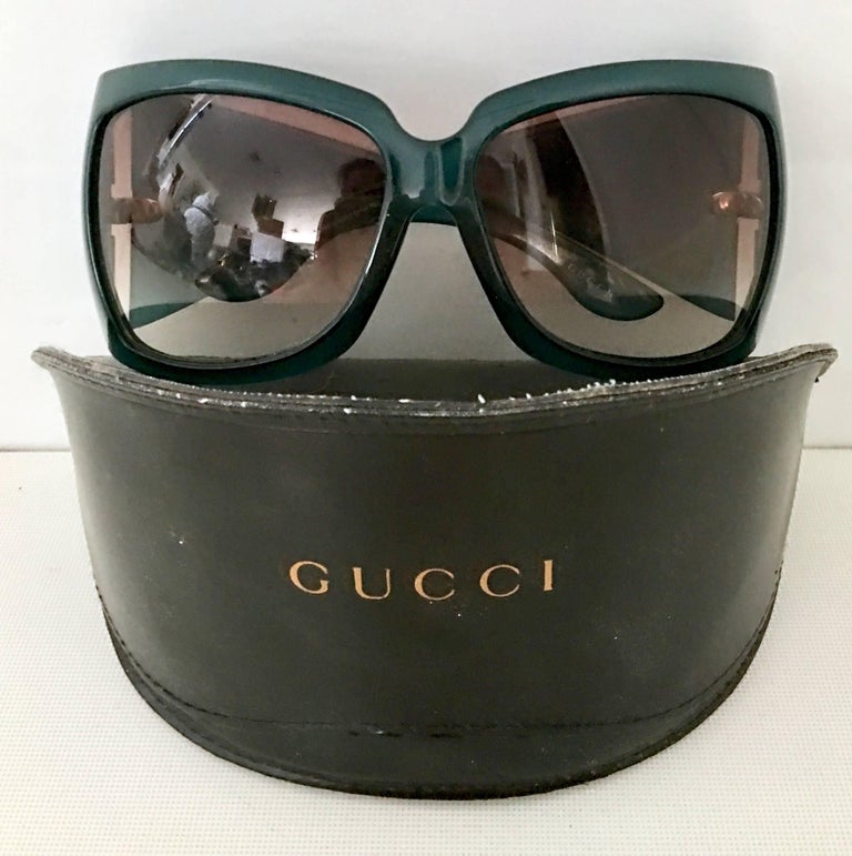 2007 Gucci Monogrammed Oversized Sunglass 2007 Gucci Teal Oversized Logo Sunglasses-Italy at 1stDibs  main image 3