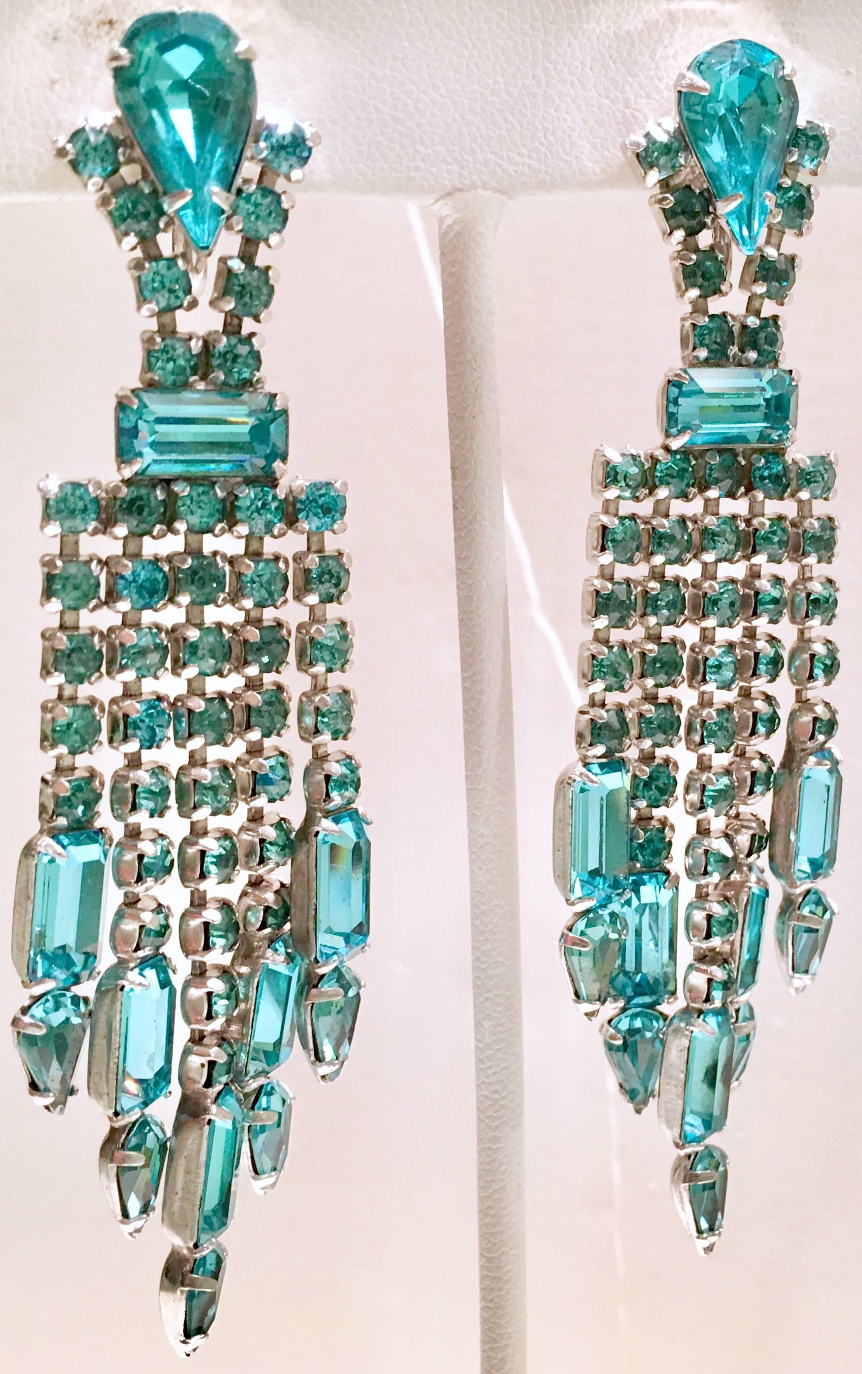 60'S Pair Of Blue Sapphire Crystal Rhinestone Chandelier Earrings In Excellent Condition In West Palm Beach, FL