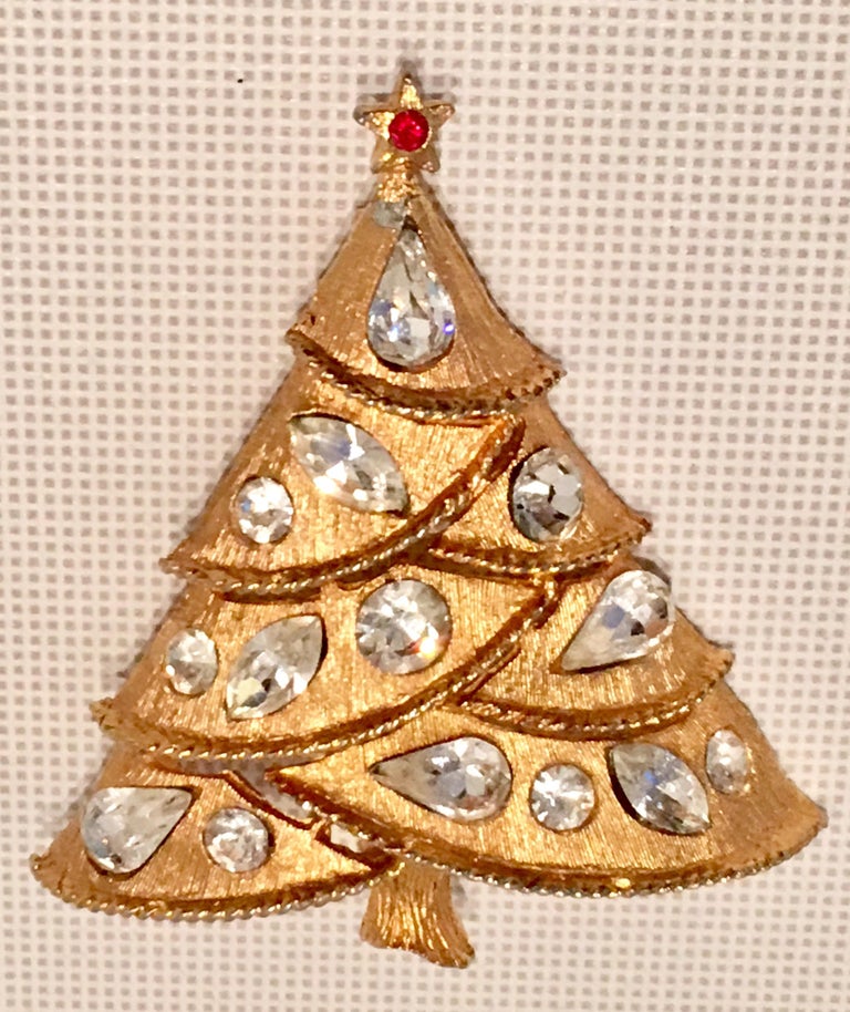 20th Century Pair Of Gold Tone Swarovski Crystal Christmas Tree Brooches For Sale 2 20th Century Pair Of Gold Tone Swarovski Crystal Christmas Tree Brooches For Sale 2