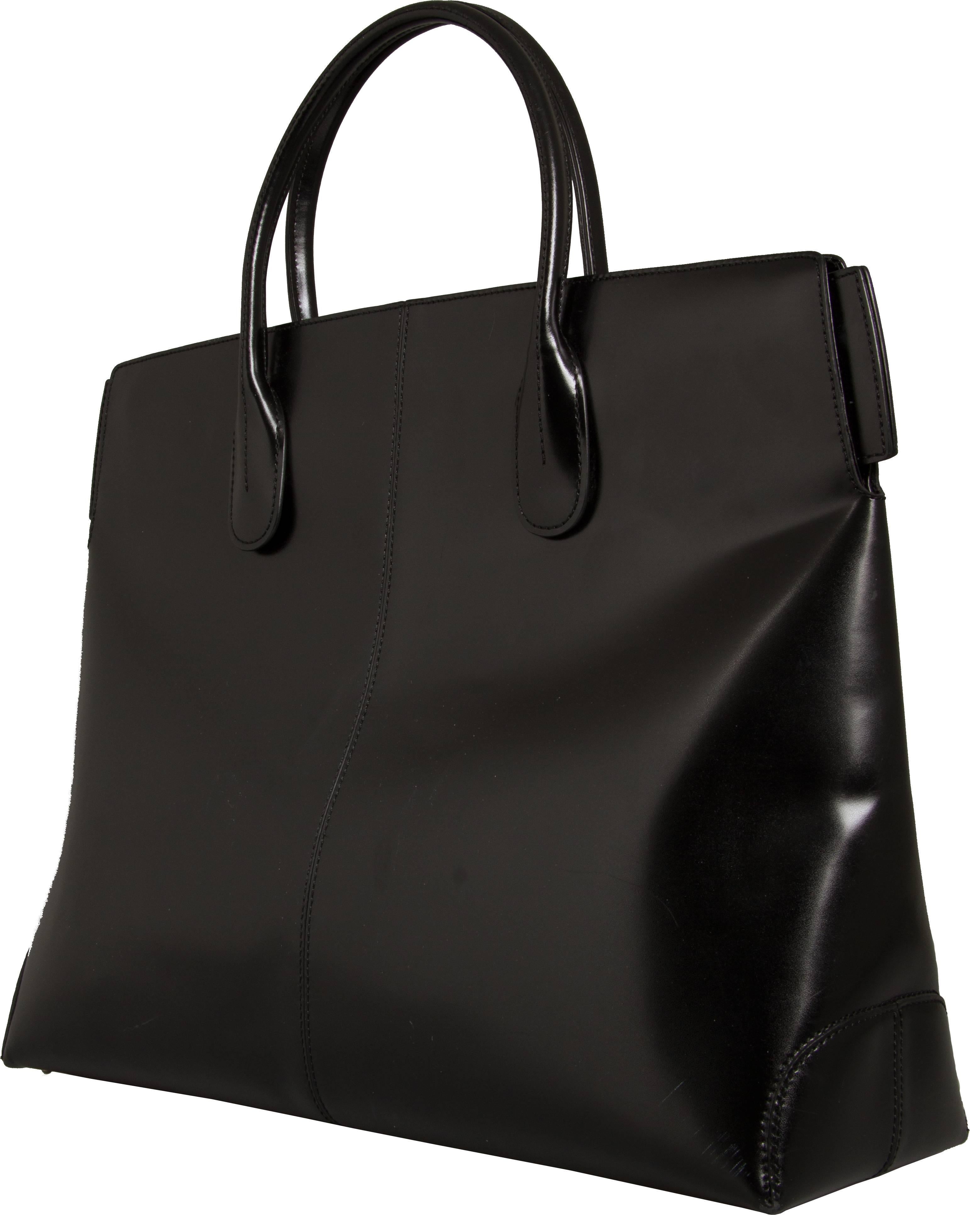 This is a large, good looking bag with magnetic closures, the handles add 5