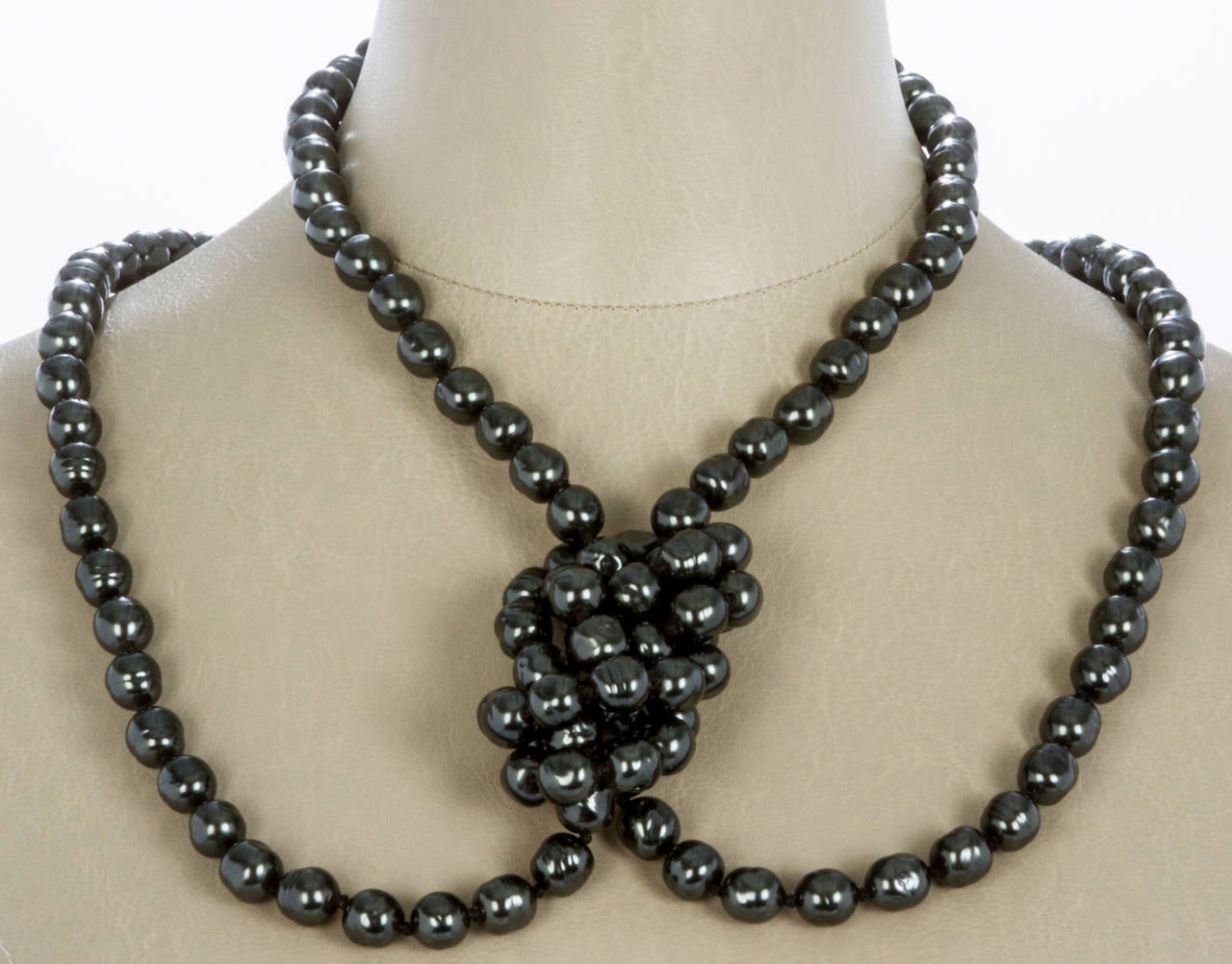 CHANEL Long Black Pearl Necklace In Excellent Condition In Chicago, IL