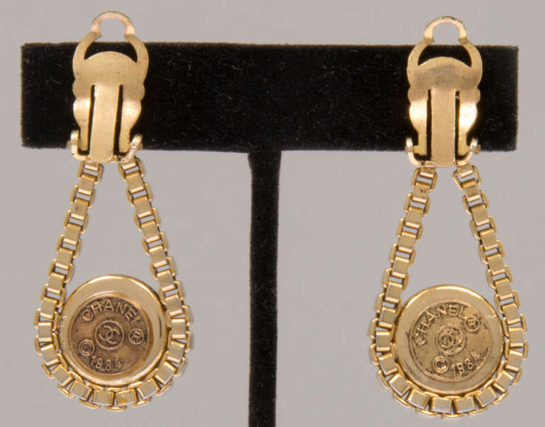 CHANEL Poured Glass and Chain Drop Earrings In Excellent Condition In Chicago, IL