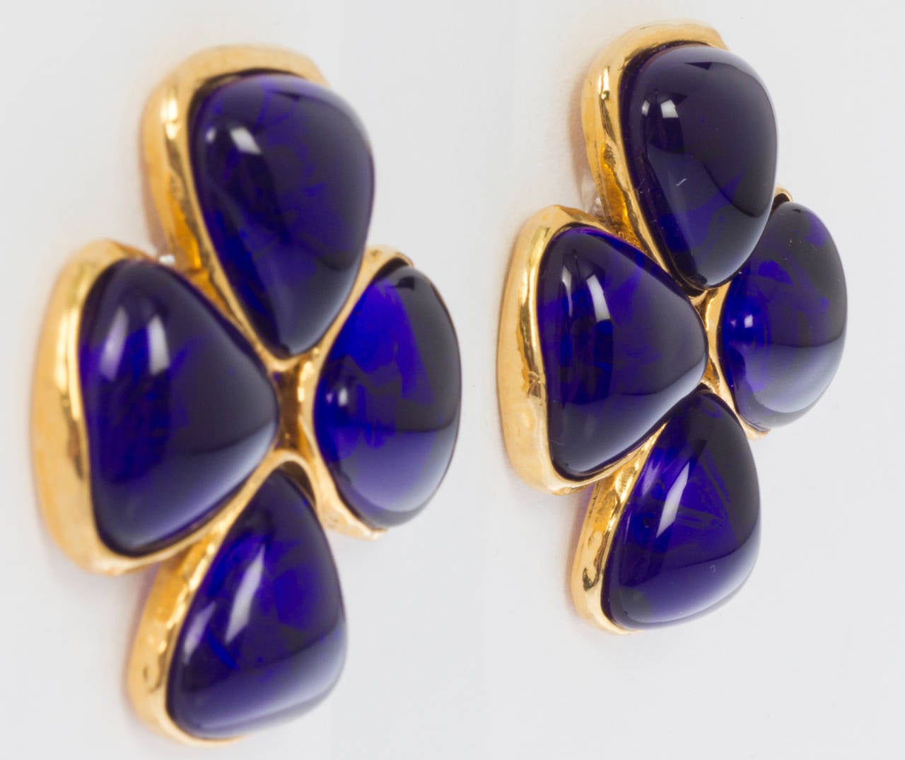 CHANEL Blue Gripoix Earrings In Excellent Condition In Chicago, IL