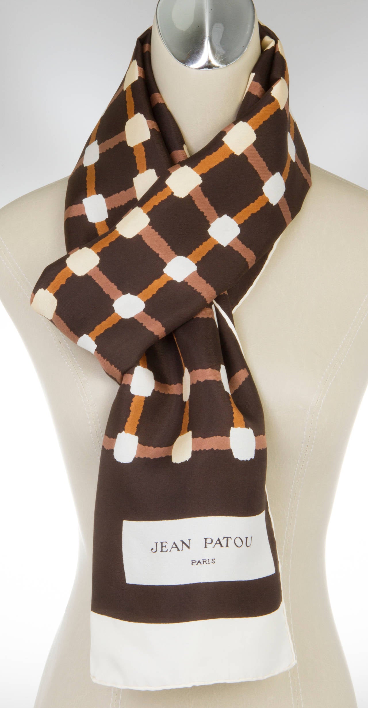 This scarf is beautifully designed and looks beautiful on.