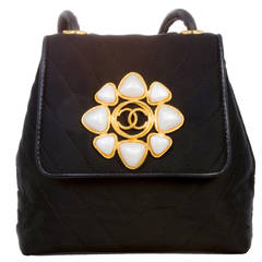 Vintage CHANEL Black  Evening Bag with Pearl "Flower"