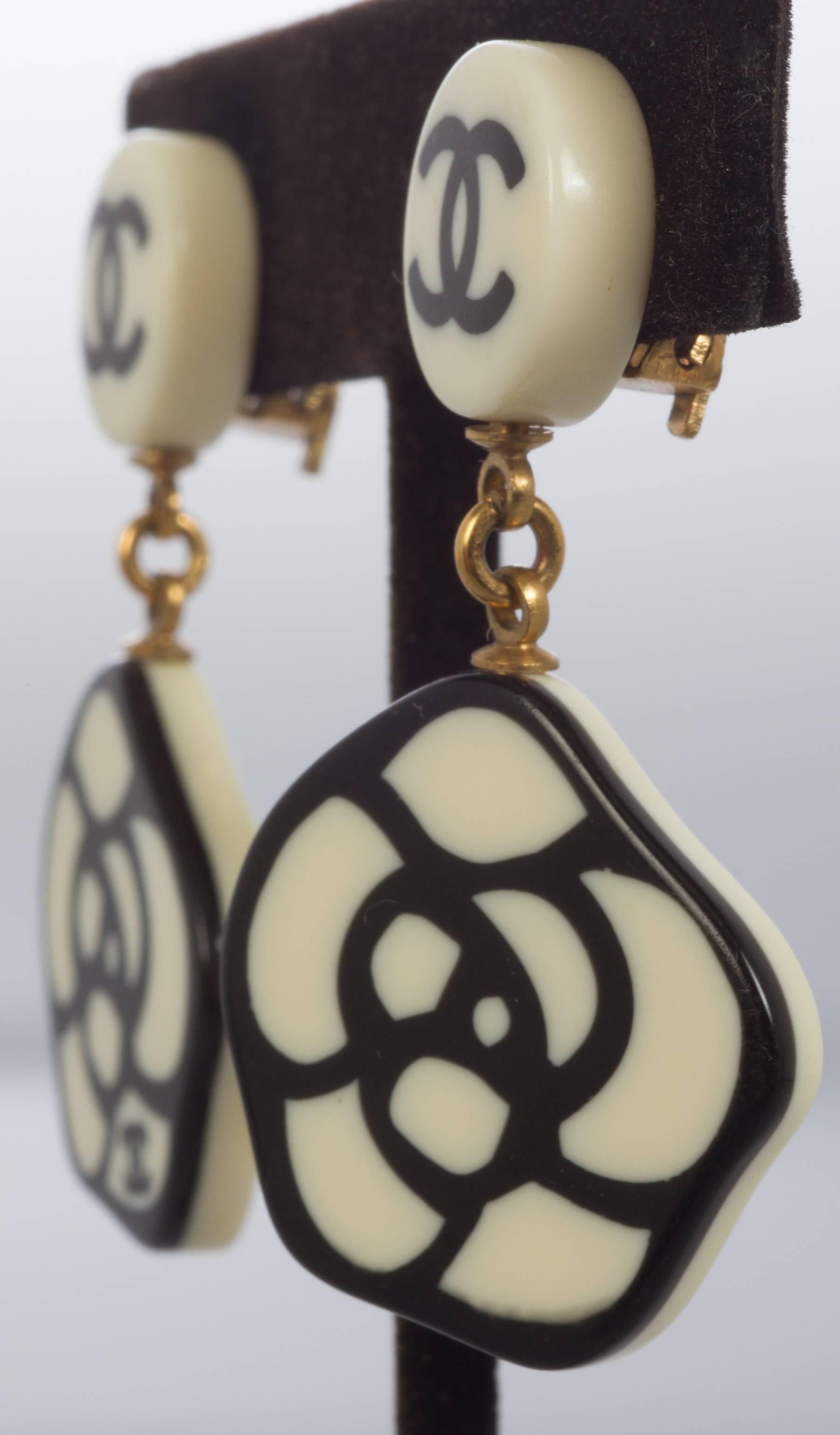 chanel black and white earrings