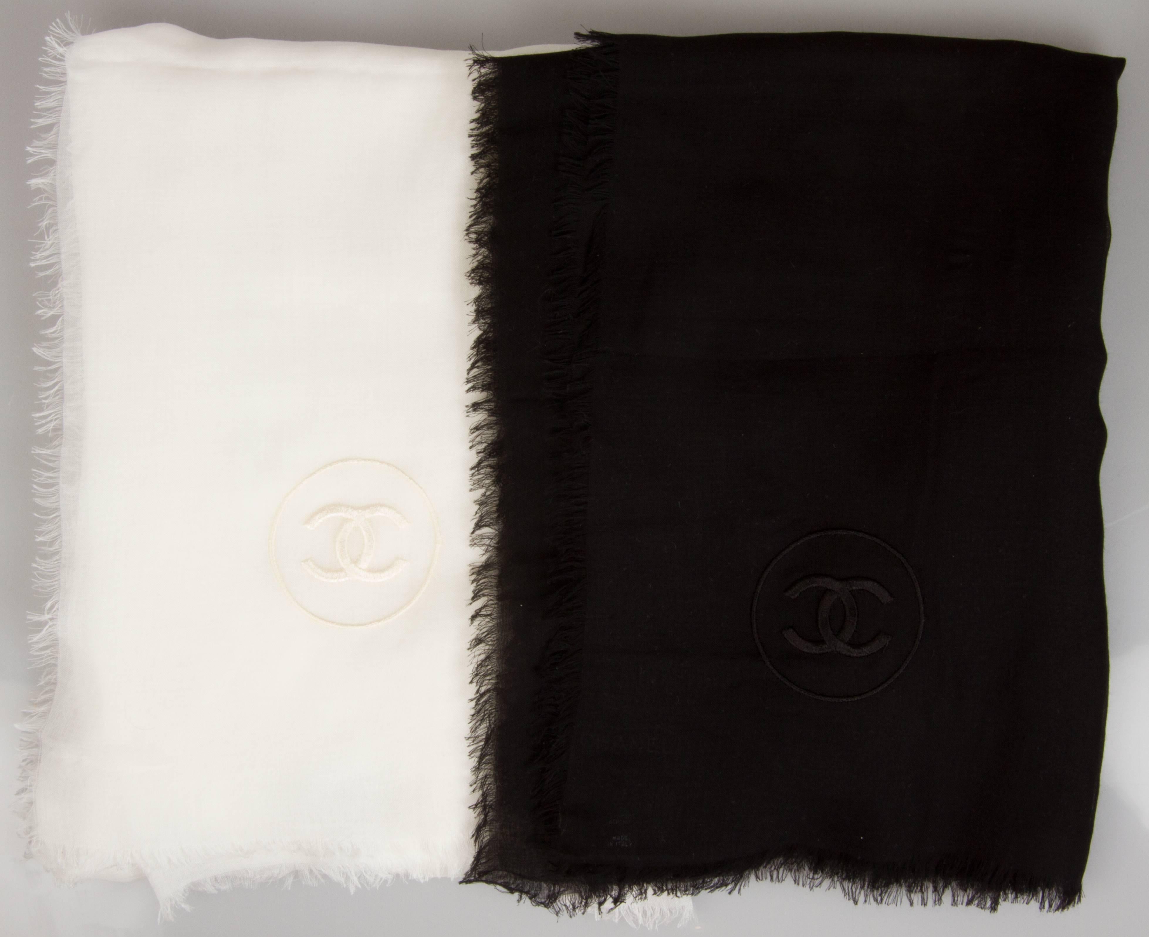 Pair of CHANEL Scarves  from the Christmas 2009 Collection In Excellent Condition In Chicago, IL