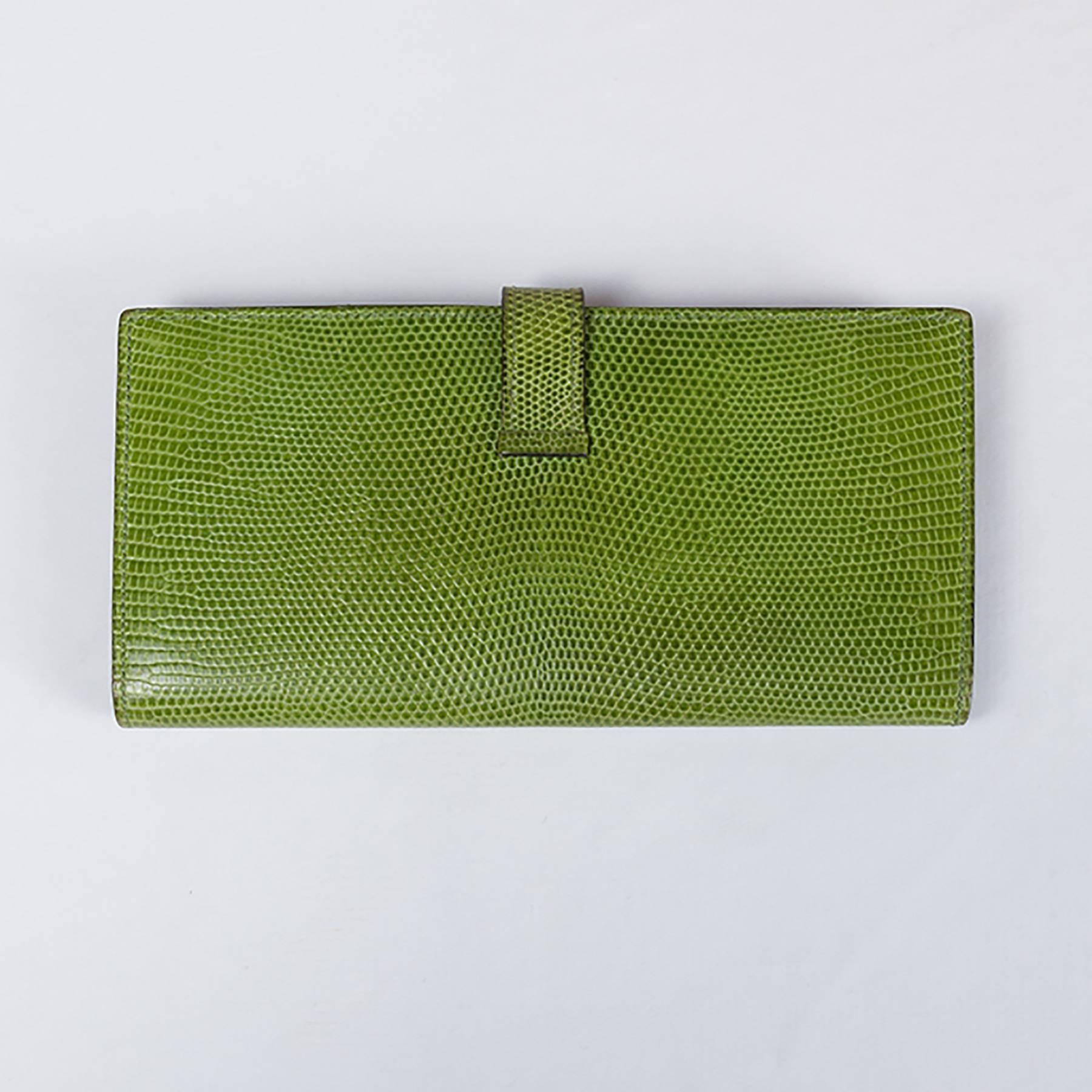 Wallet, Béarn model, in green lizard.
Year 2010.
