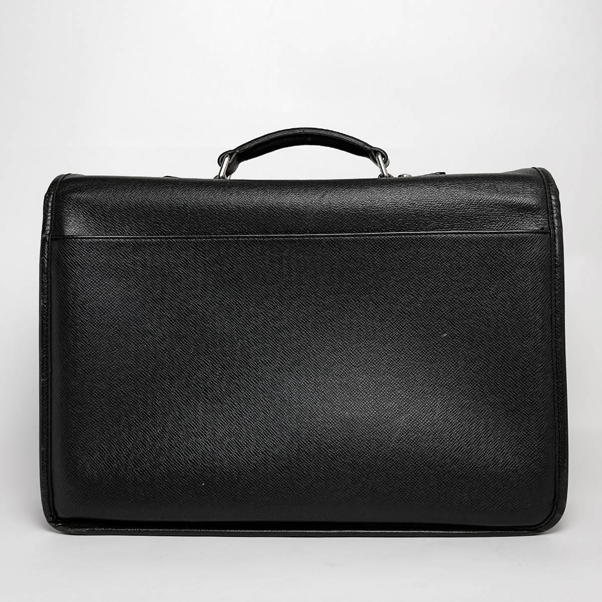 Louis Vuitton 2008 Briefcase in Black Epi Leather With Silver Hardware In Good Condition In Bologna, Emilia Romagna