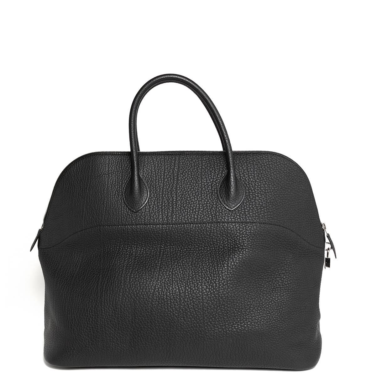 This is a beautiful Hermes bolide big size, in black fjord leather and silver hardwares.
