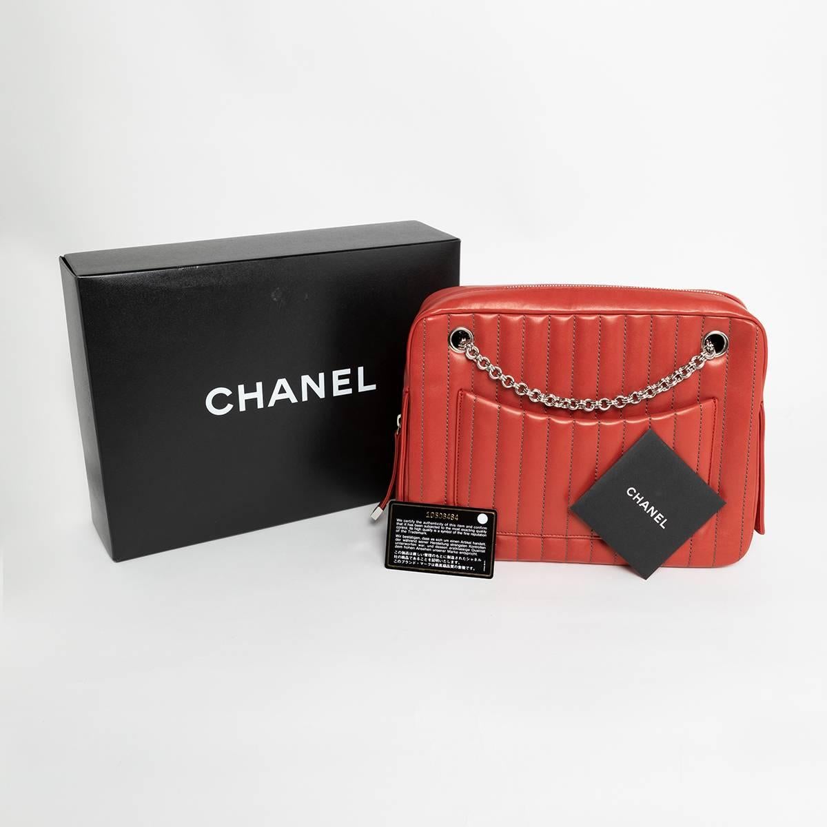 Chanel Geranium Red Lambskin Two Chain Handles Shopping Bag With Side Pockets For Sale 2