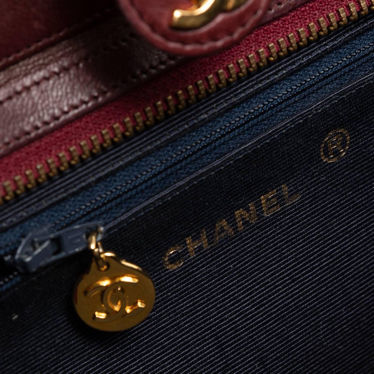 Chanel Burgundy Quilted Lambskin 1988 Vintage Shoulder Bag For Sale 4