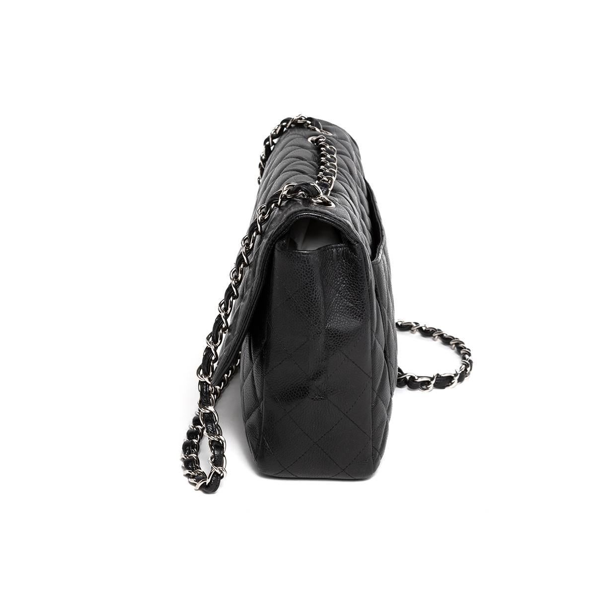 2006 Chanel Jumbo Single Flap Black Caviar Bag, Silver Hardware  In Excellent Condition For Sale In Bologna, Emilia Romagna