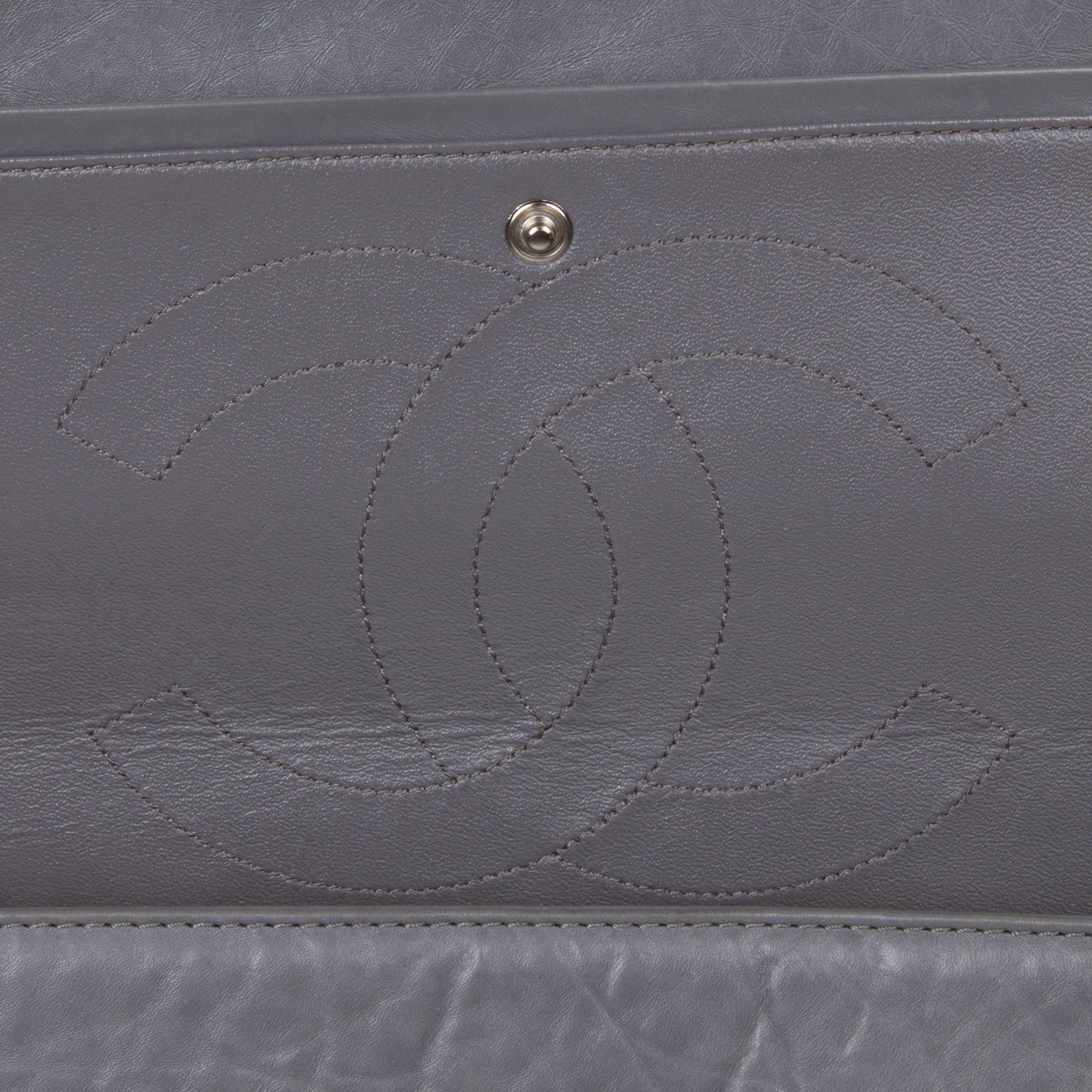 Chanel Reissue 227  Grey Leather Pristine Conditions For Sale 3