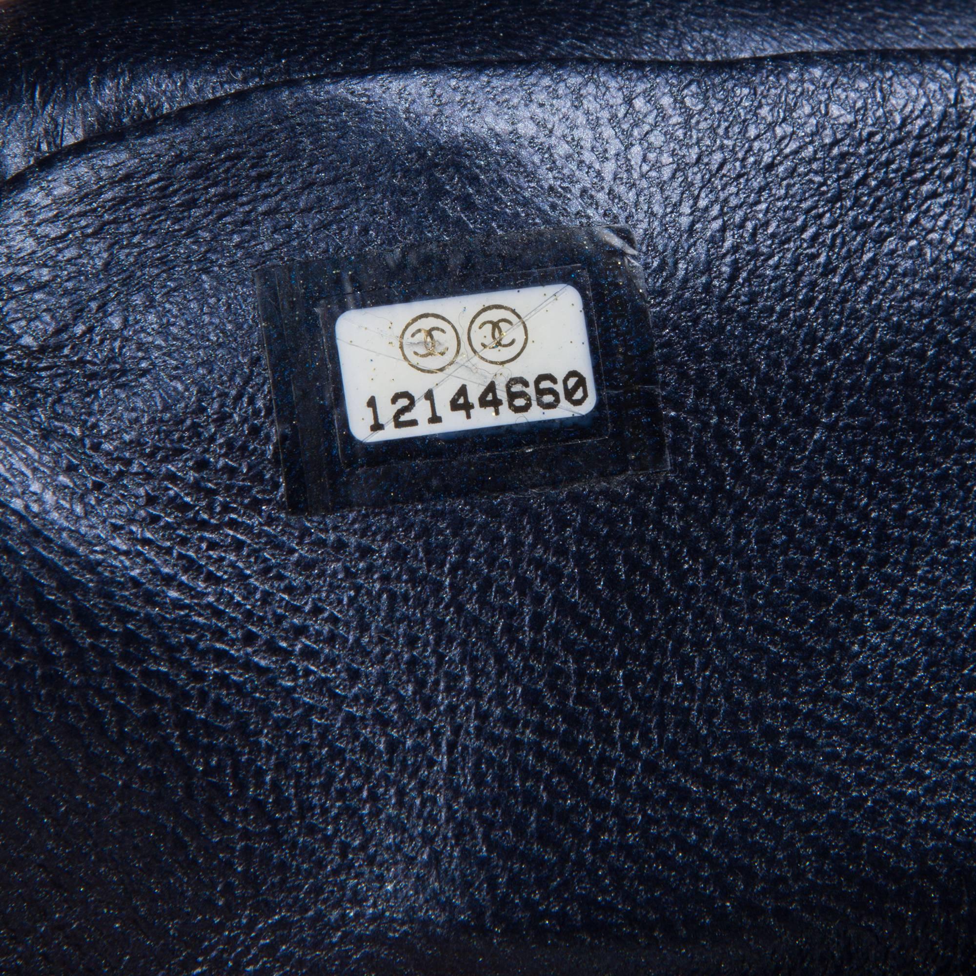 2009 Chanel Reissue 228  Metallic Blue Leather Pristine Conditions For Sale 5
