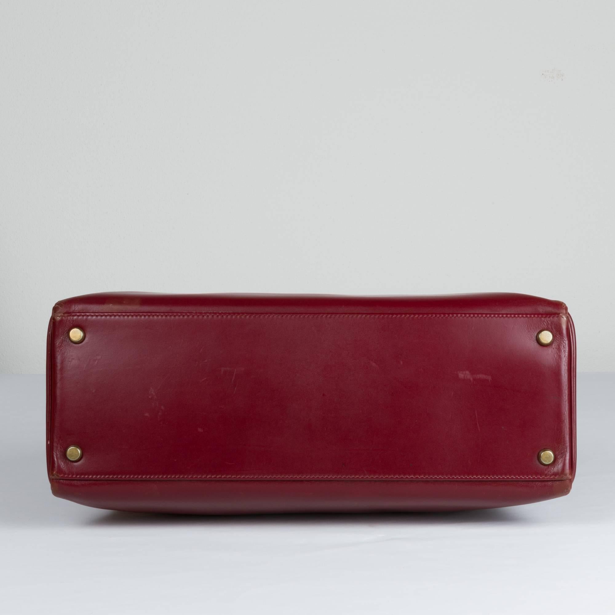 1960 Hermés Kelly Box Bordeaux Good Condition  In Good Condition For Sale In Bologna, Emilia Romagna