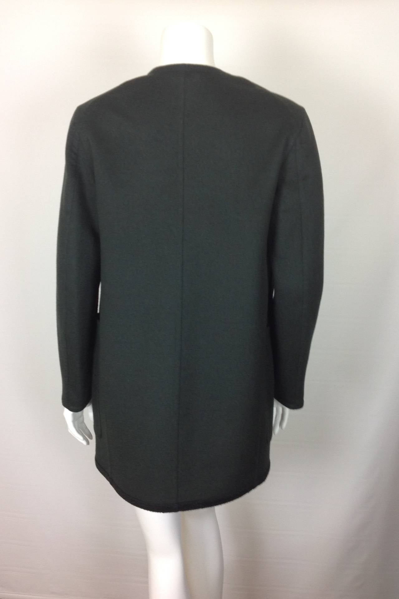 Hermes spruce green collarless cardigan jacket                           Size 36 In Excellent Condition In Palm Beach, FL