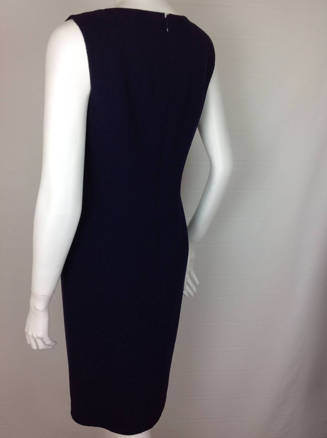 Perfect Bill Blass navy crepe sheath          size 6 For Sale 2