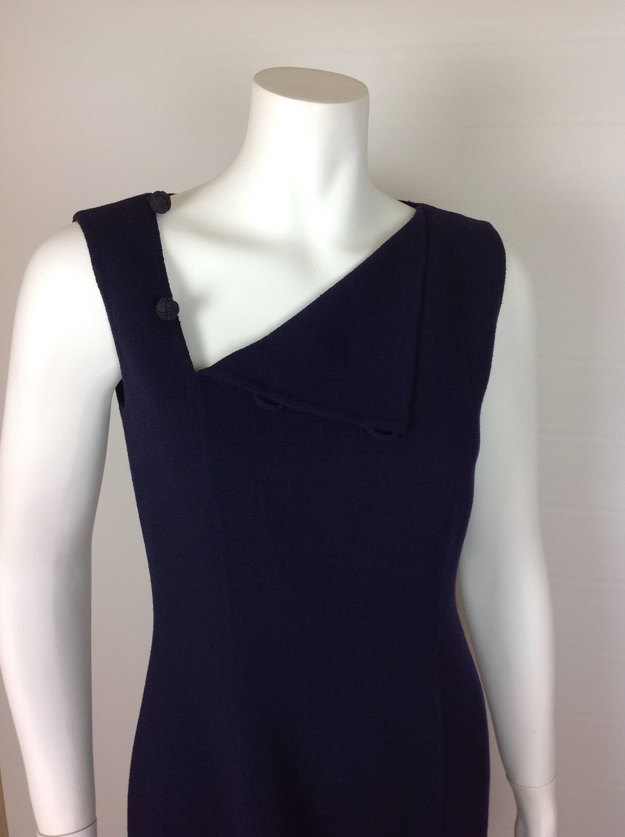Beautiful navy Bill Blass crepe sheath, made in the USA.
Fully lined, with 22.50