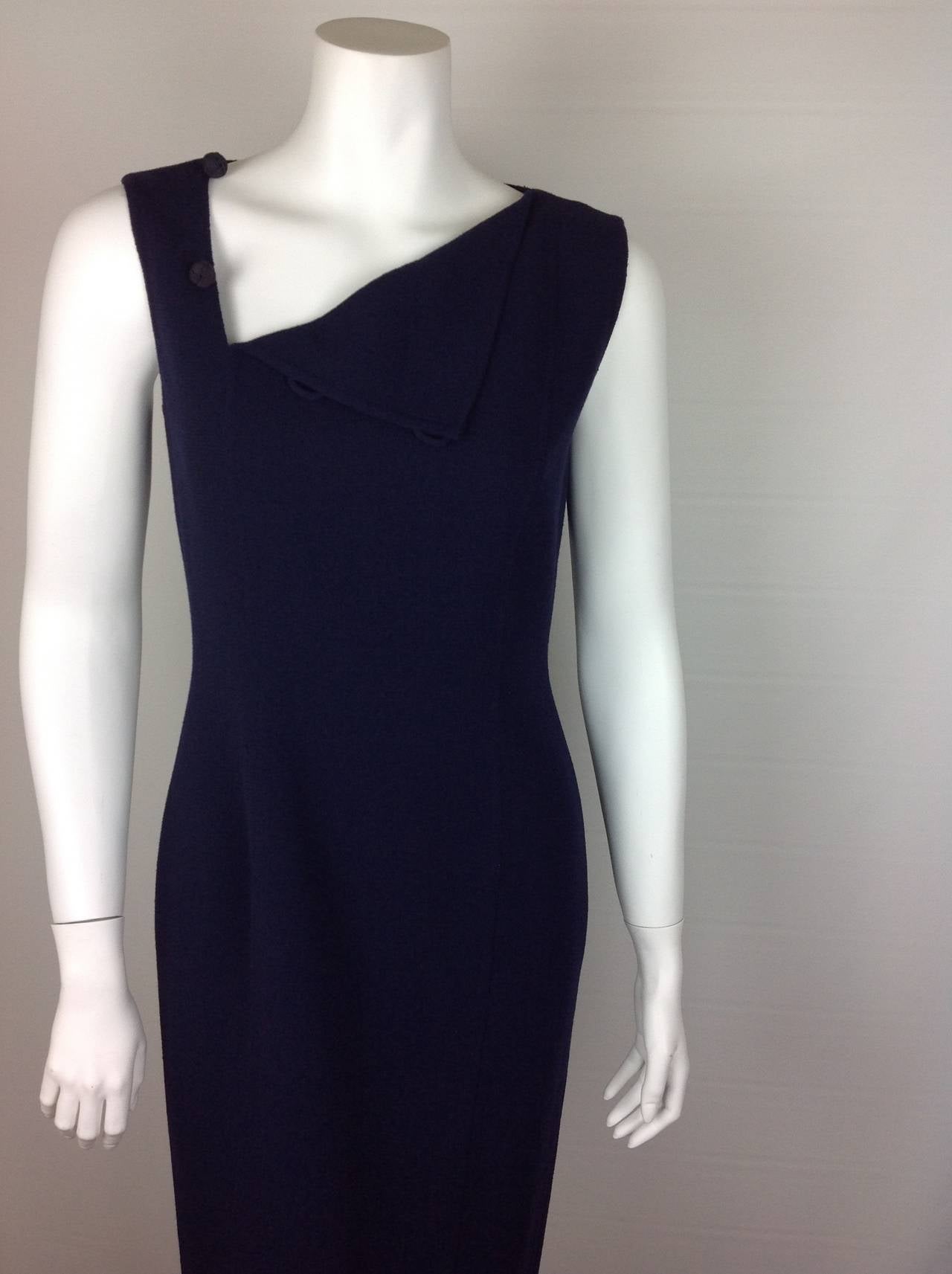 Perfect Bill Blass navy crepe sheath          size 6 For Sale 1