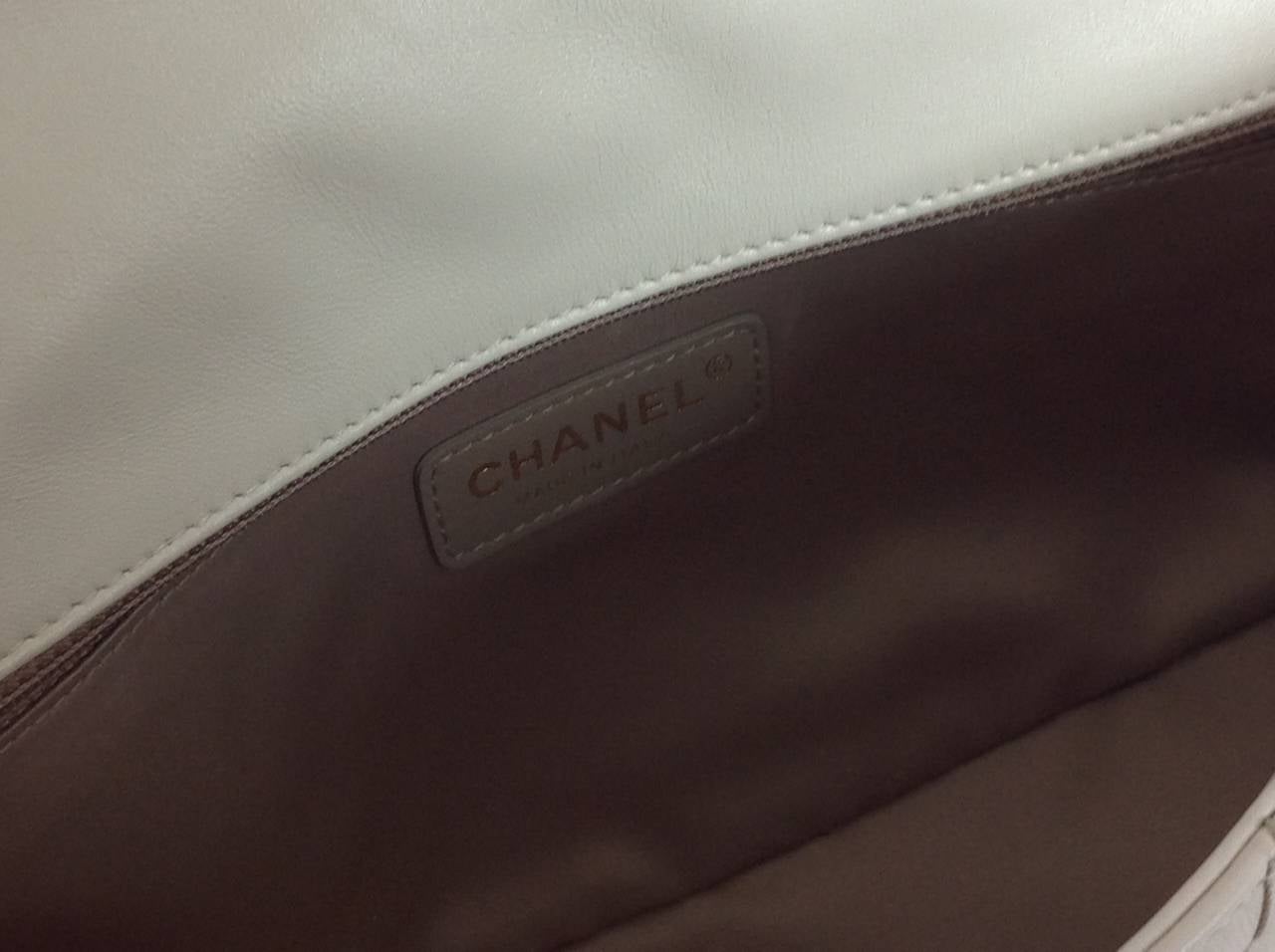 Cream Chanel Chevron Handbag with charms 3