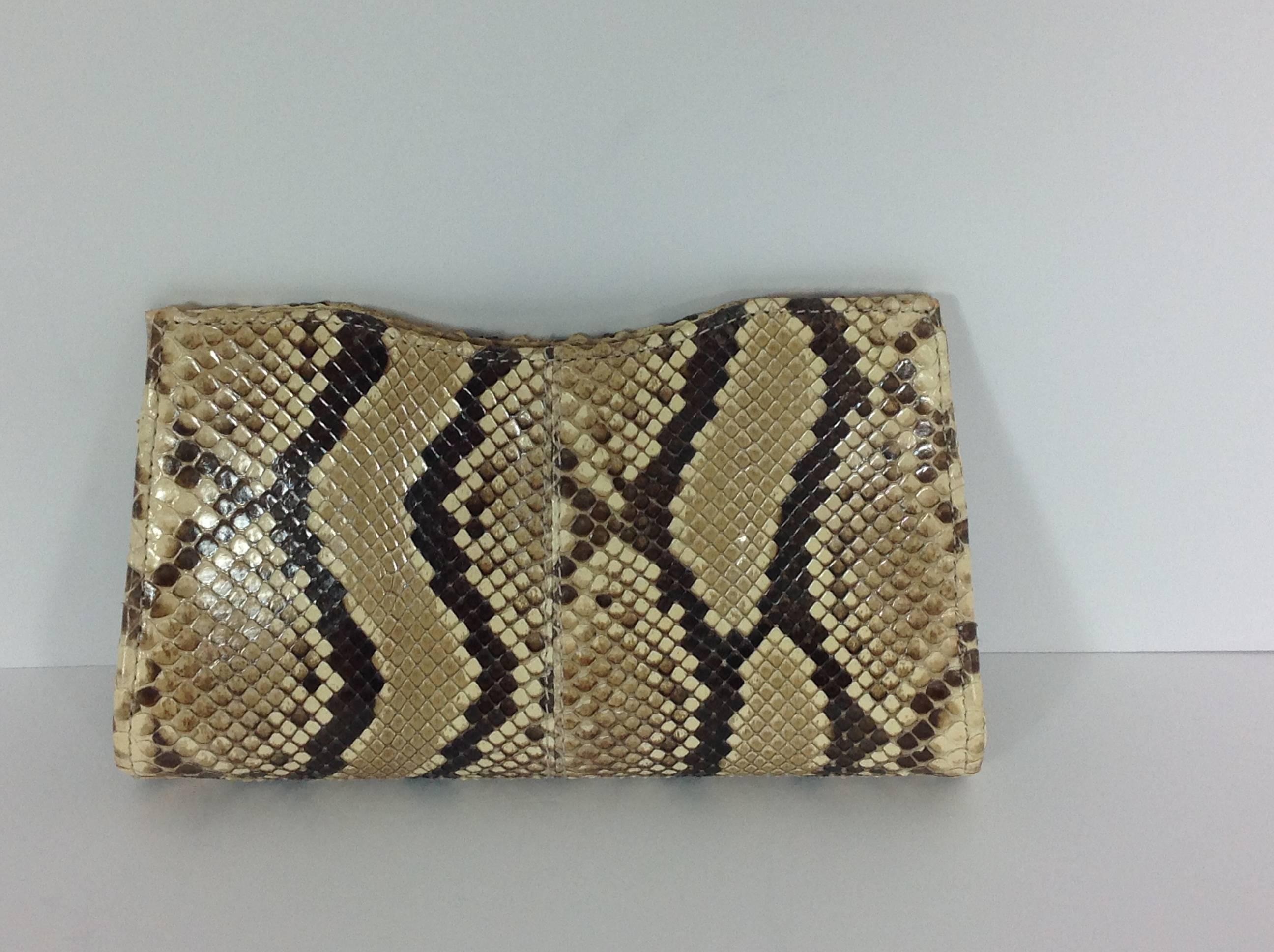 Lai natural python clutch handbag      Perfect In Excellent Condition For Sale In Palm Beach, FL