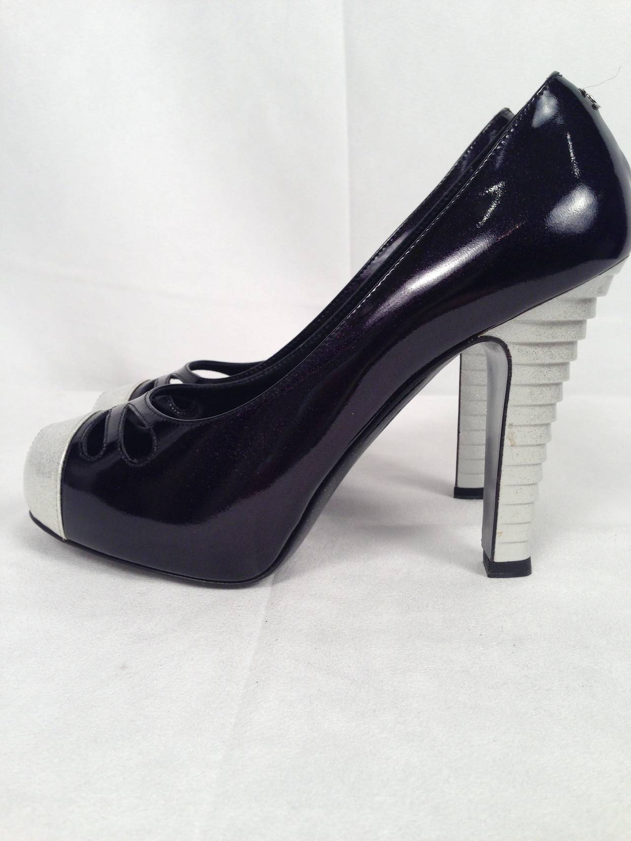 Brand New Chanel Black Patent Leather Iridescent Covered Platform Pumps In New Condition For Sale In Palm Beach, FL