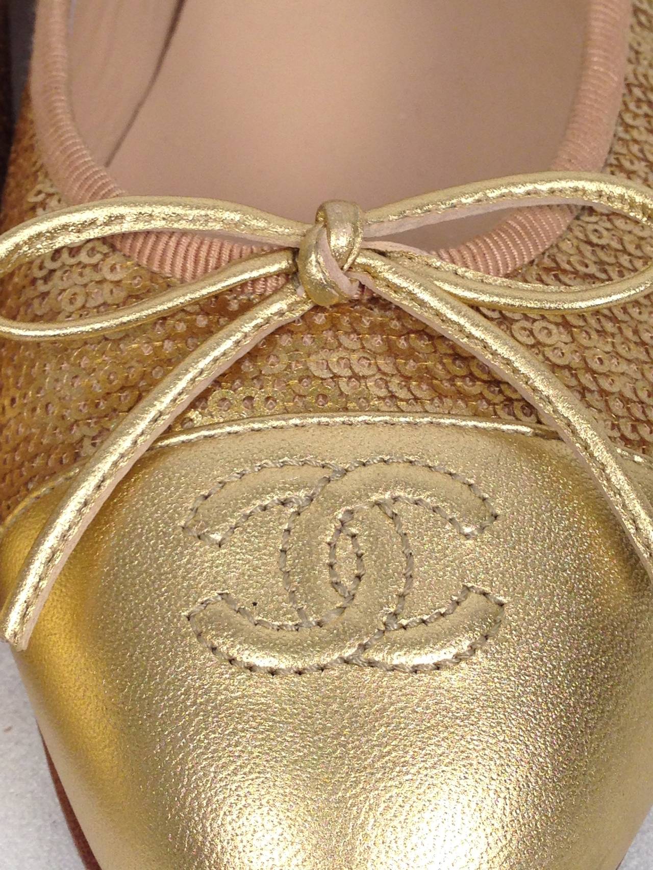 Chanel Leather and Gold Sequin Ballerina Flats With Metallic Gold Cap Toe For Sale 2