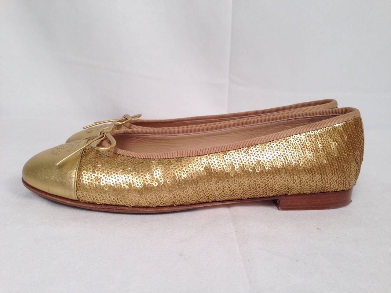 Chanel Leather and Gold Sequin Ballerina Flats With Metallic Gold Cap Toe For Sale 3