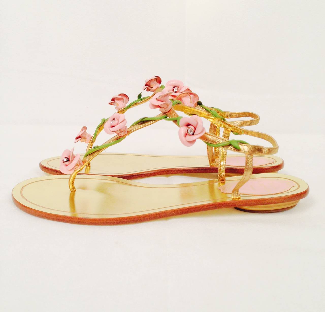 Brand New Rene Caovilla Thong Sandals With Leather Rosettes and Crystals In New Condition For Sale In Palm Beach, FL