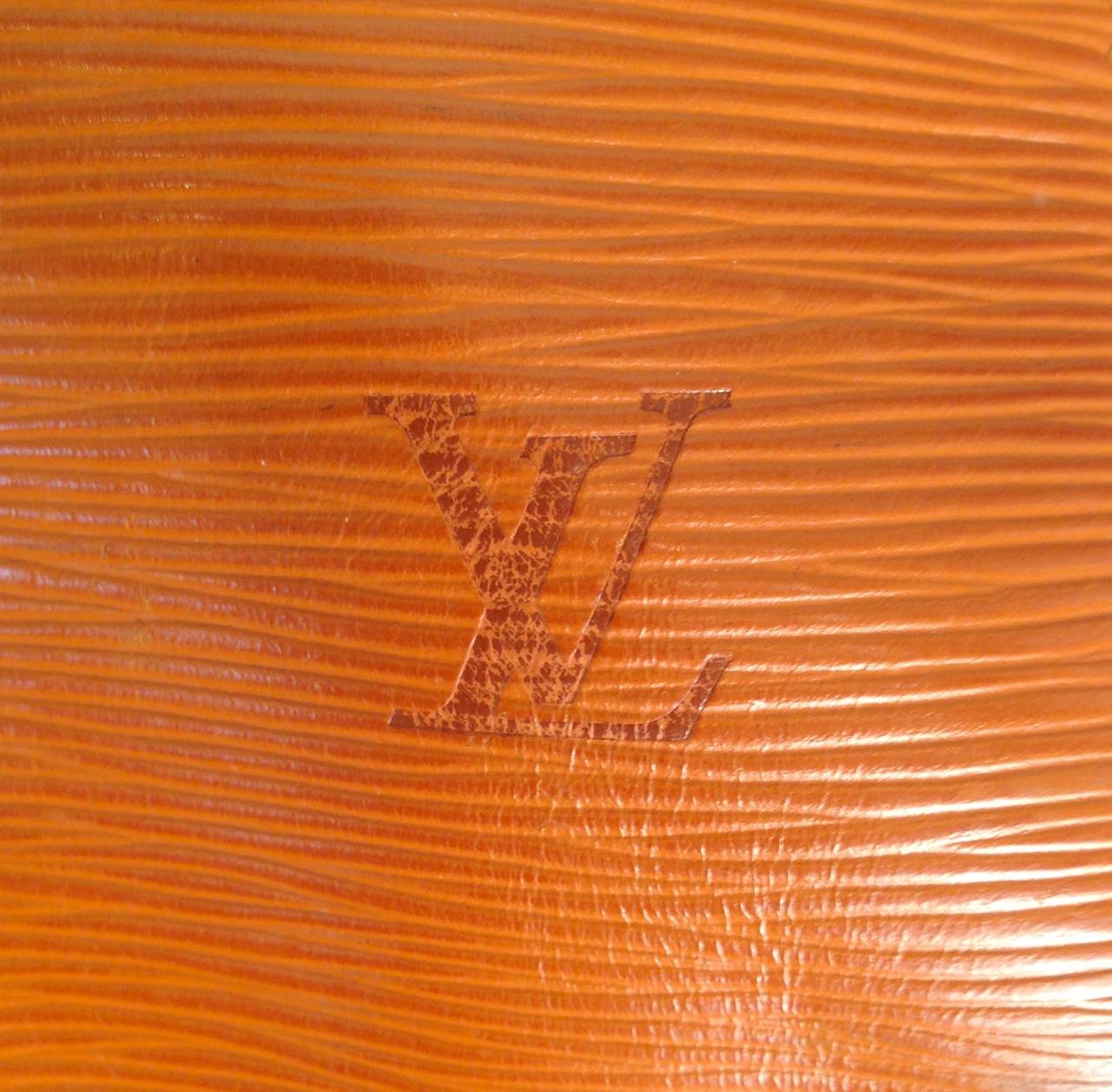 Louis Vuitton Keepall 55 in Cipango Gold Epi Cuir For Sale 1