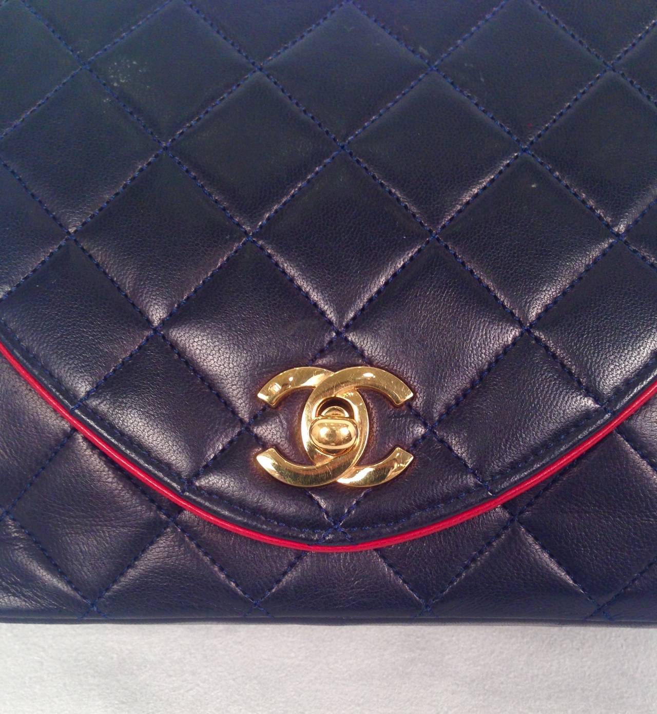 Women's Vintage Chanel Navy Diamond and Vertical Quilted Lambskin Bag For Sale