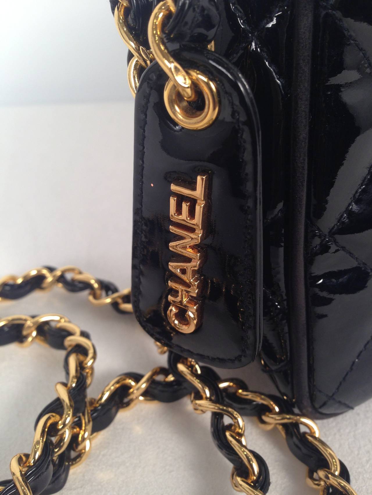 1990s Chanel Black Patent Leather Quilted Camera Bag For Sale 2