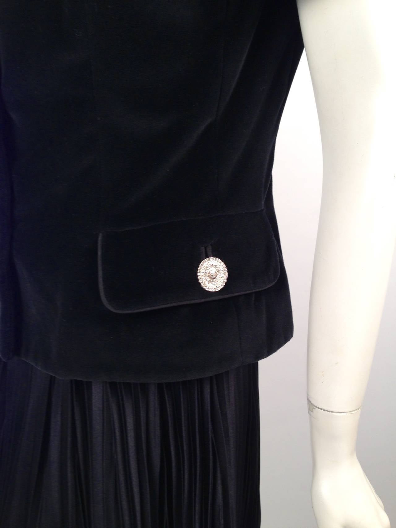 1990s Gianni Versace Couture Black Velvet and Silk Evening Suit For Sale 2