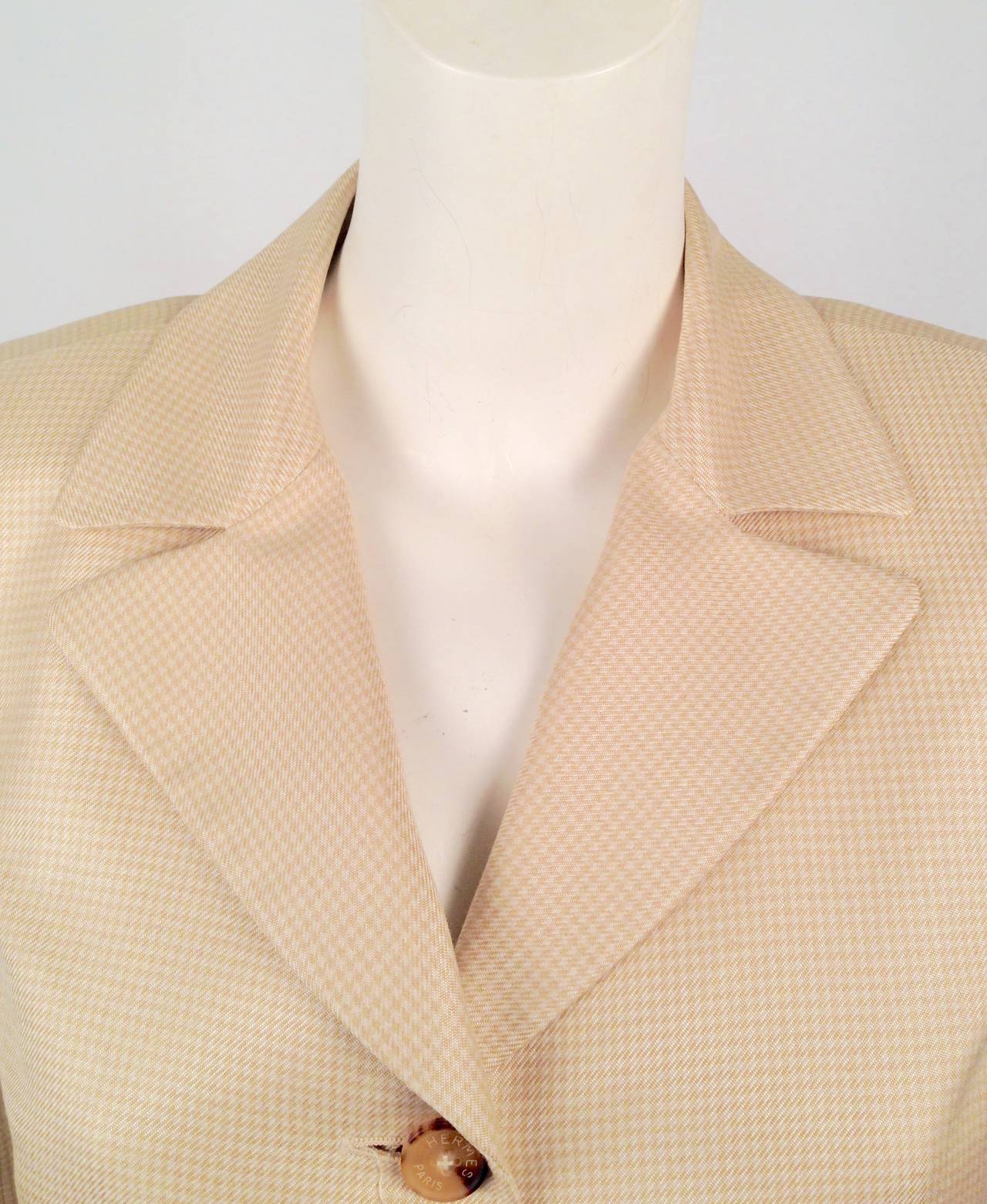 Hermès 100% Silk Houndstooth Equestrian-Inspired Jacket In Excellent Condition For Sale In Palm Beach, FL