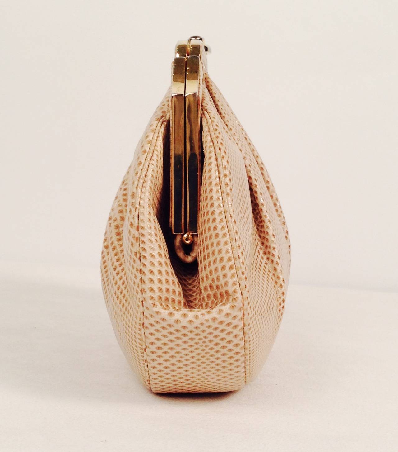 Vintage Judith Leiber Taupe Lizard Skin Evening Bag With Tiger's Eye In Excellent Condition For Sale In Palm Beach, FL
